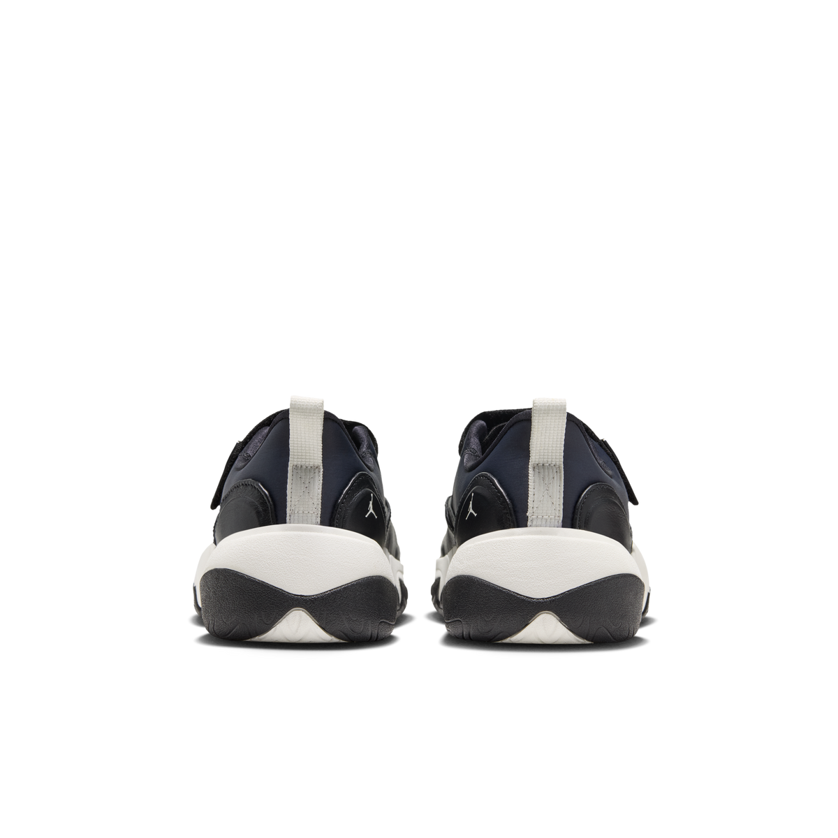 Jordan Pointe סניקרס