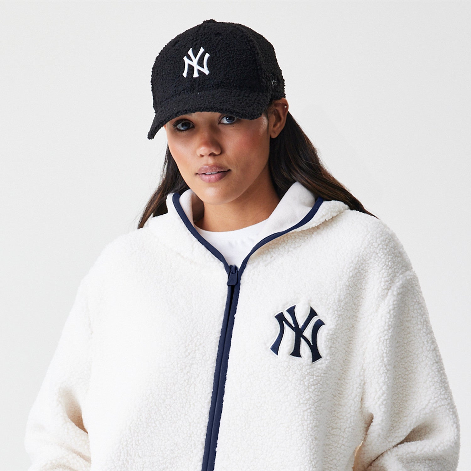 NY YANKEES SHERPA ז'קט עם קפוצ'ון