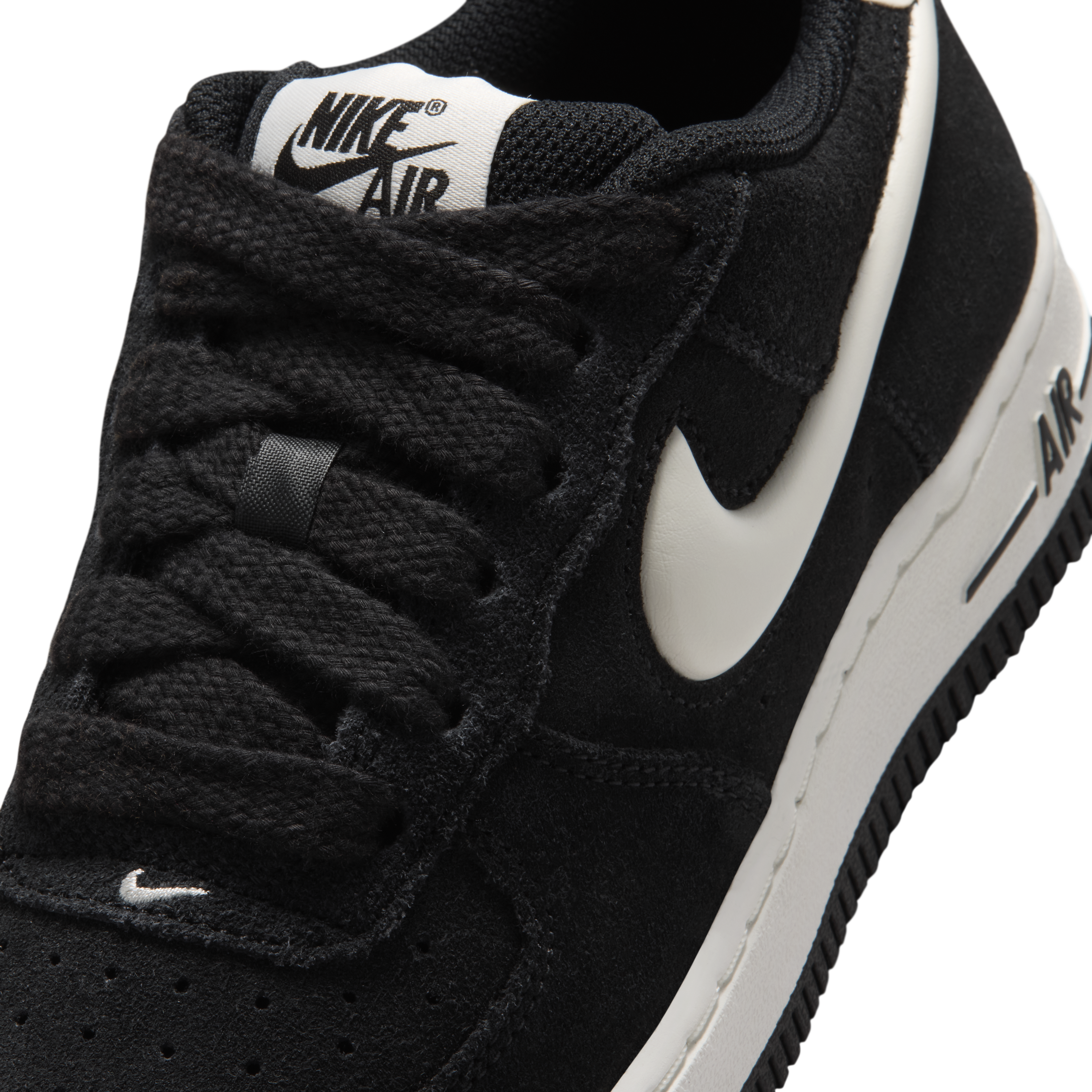 Air Force 1 LV8 סניקרס