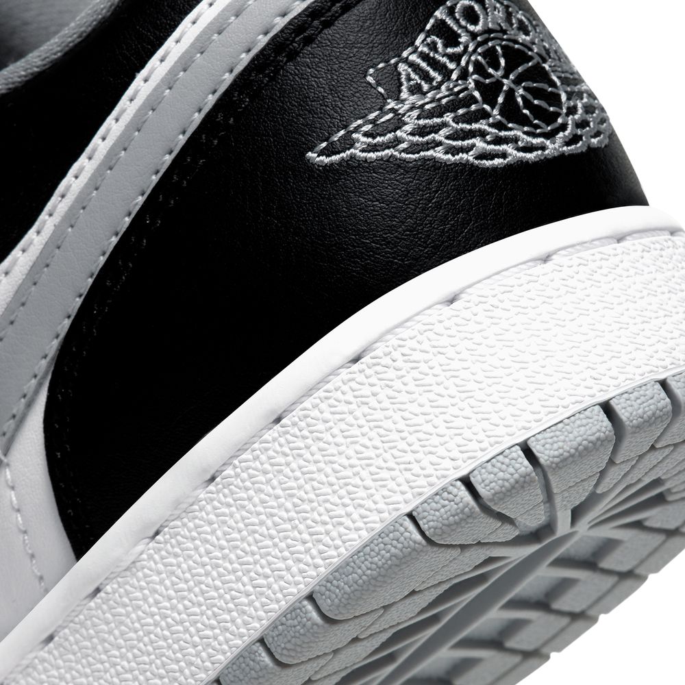 AIR JORDAN 1 LOW סניקרס