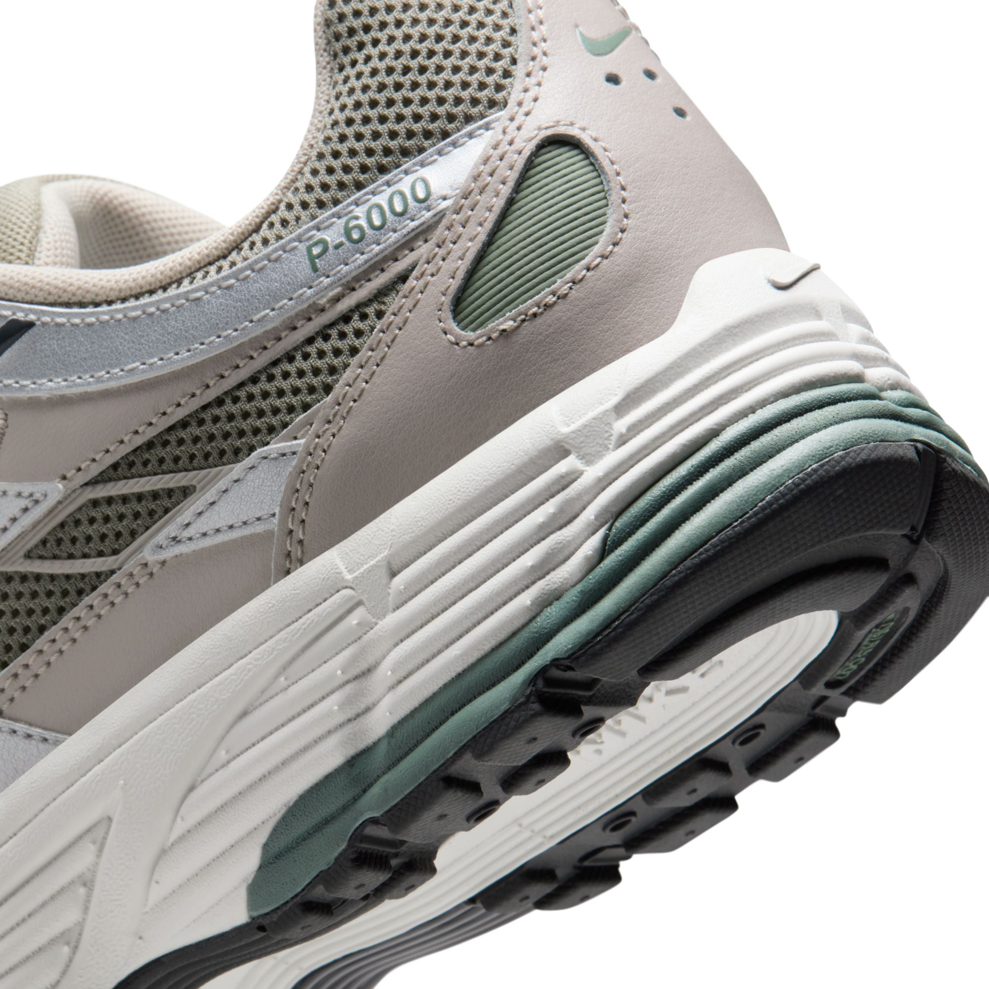 NIKE P-6000 סניקרס