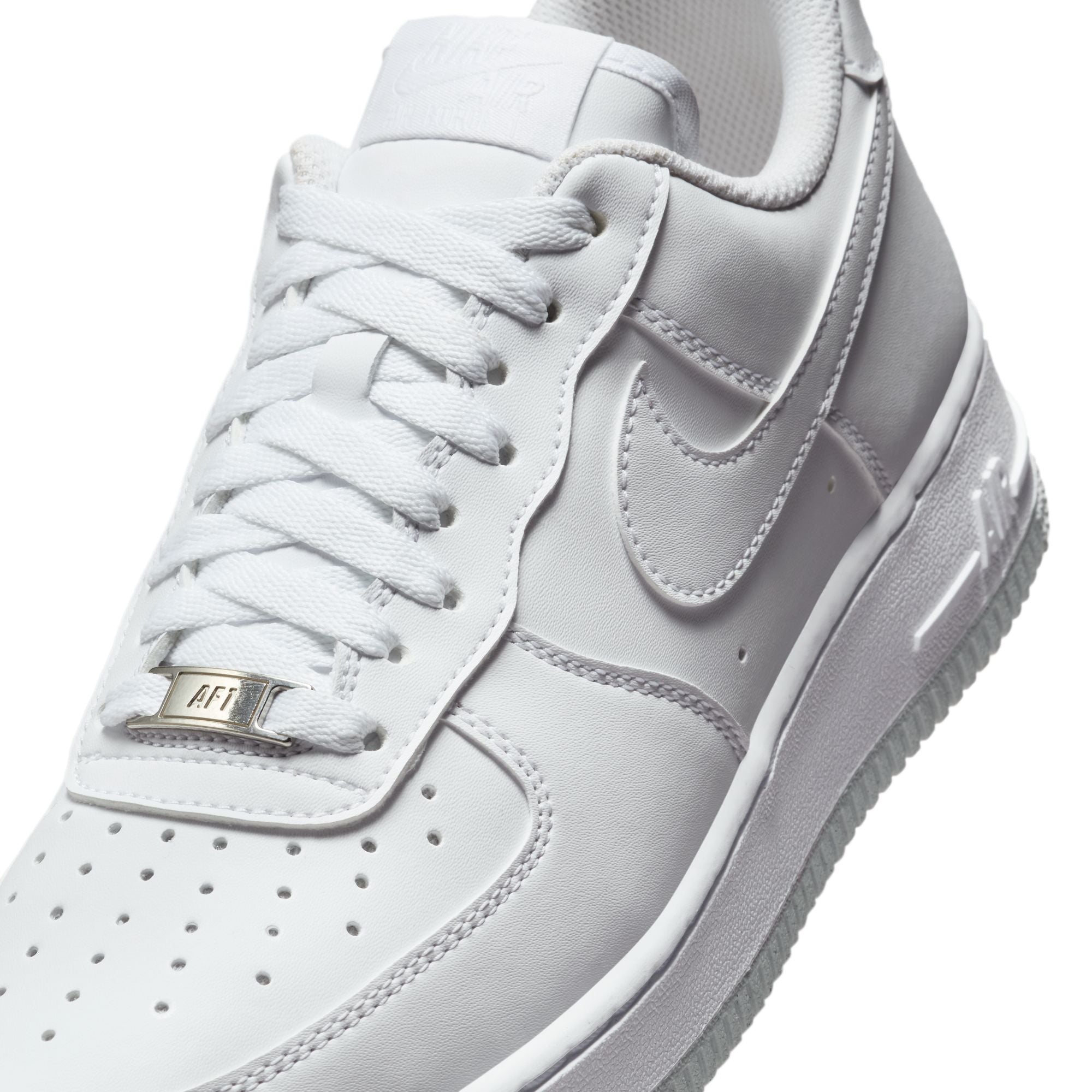 AIR FORCE 1 07 NEXT NATURE סניקרס