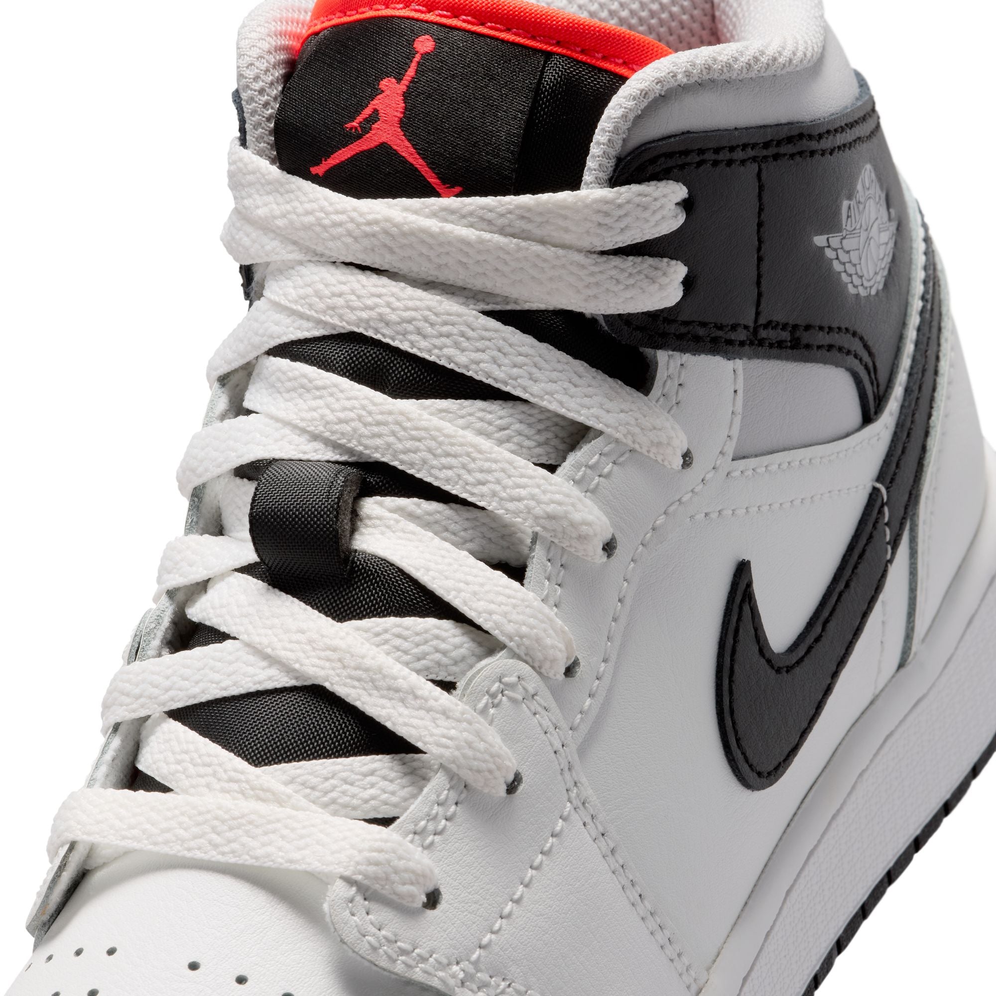 AIR JORDAN 1 MID סניקרס
