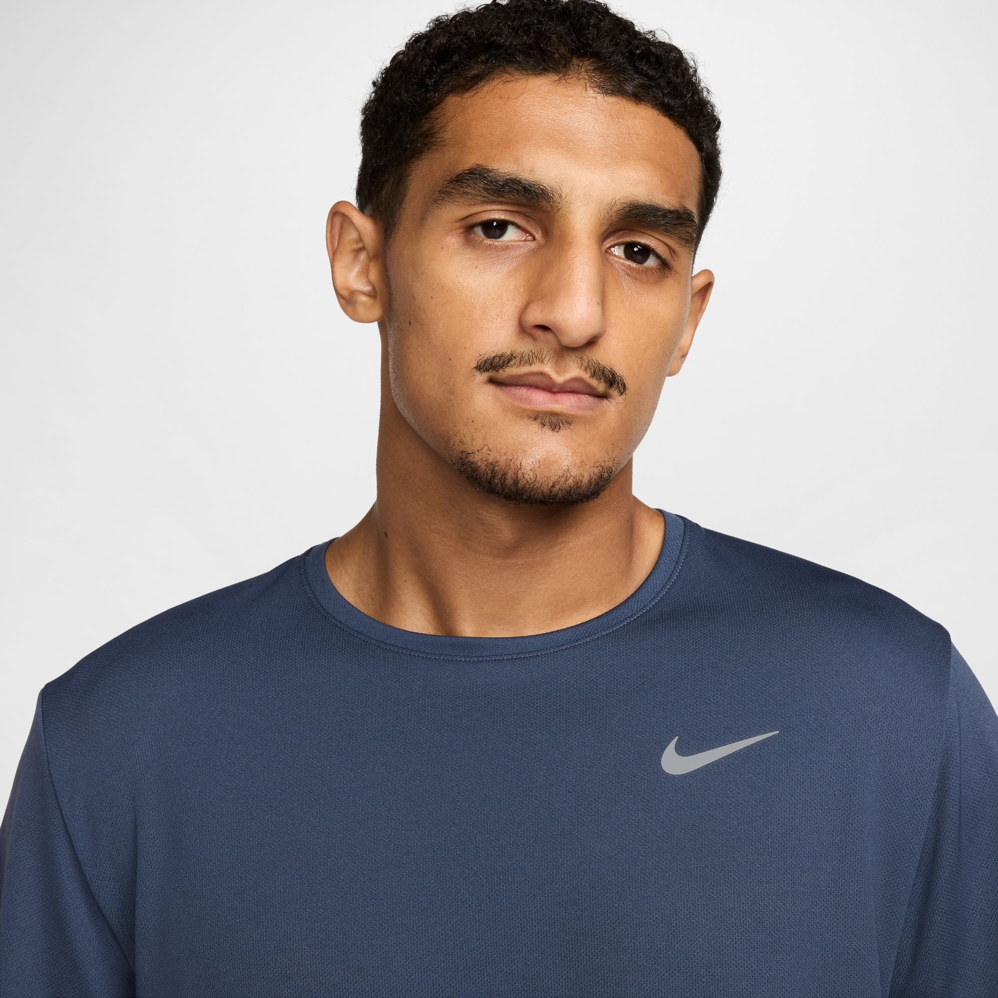 Dri-FIT UV Miler חולצת ריצה