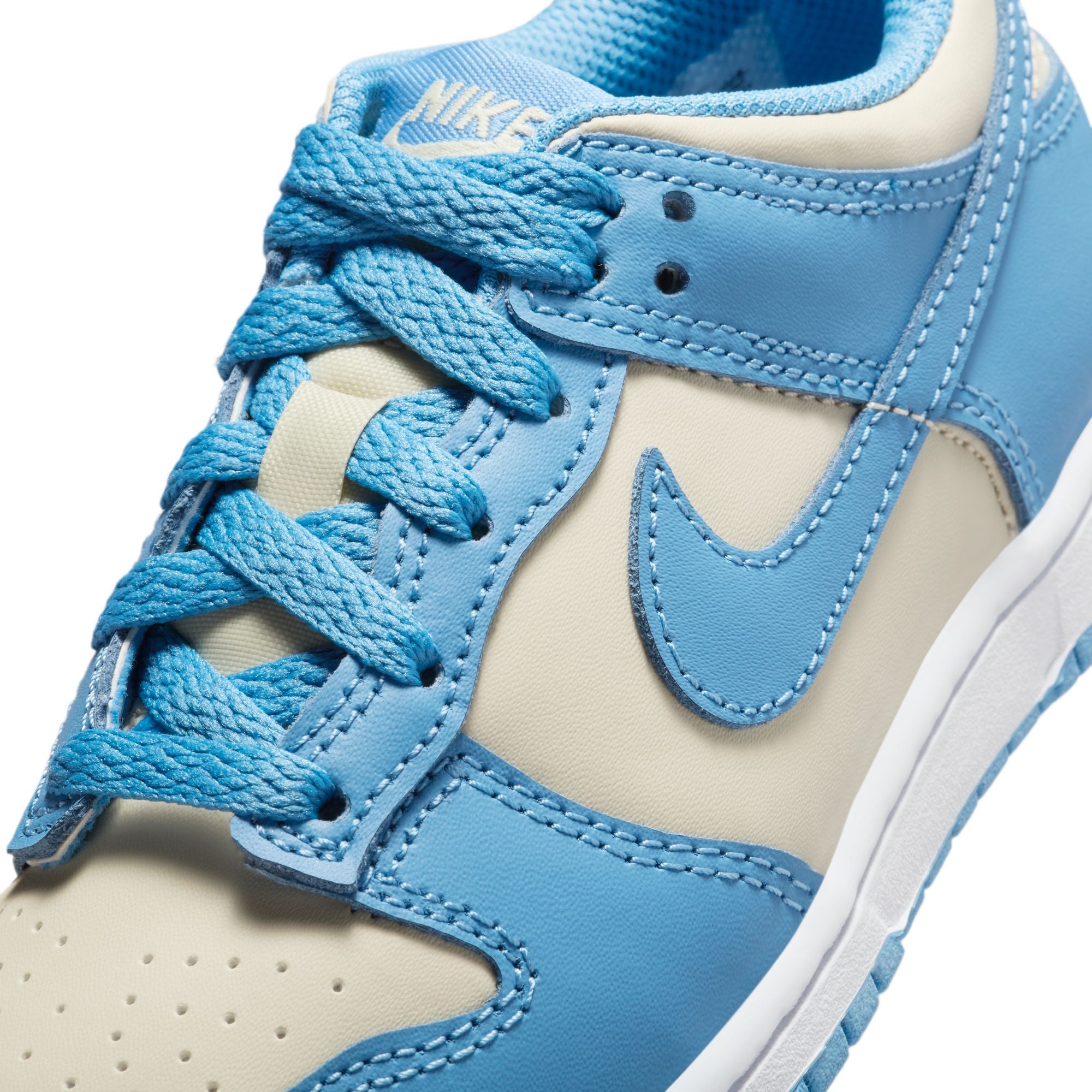 NIKE DUNK LOW סניקרס