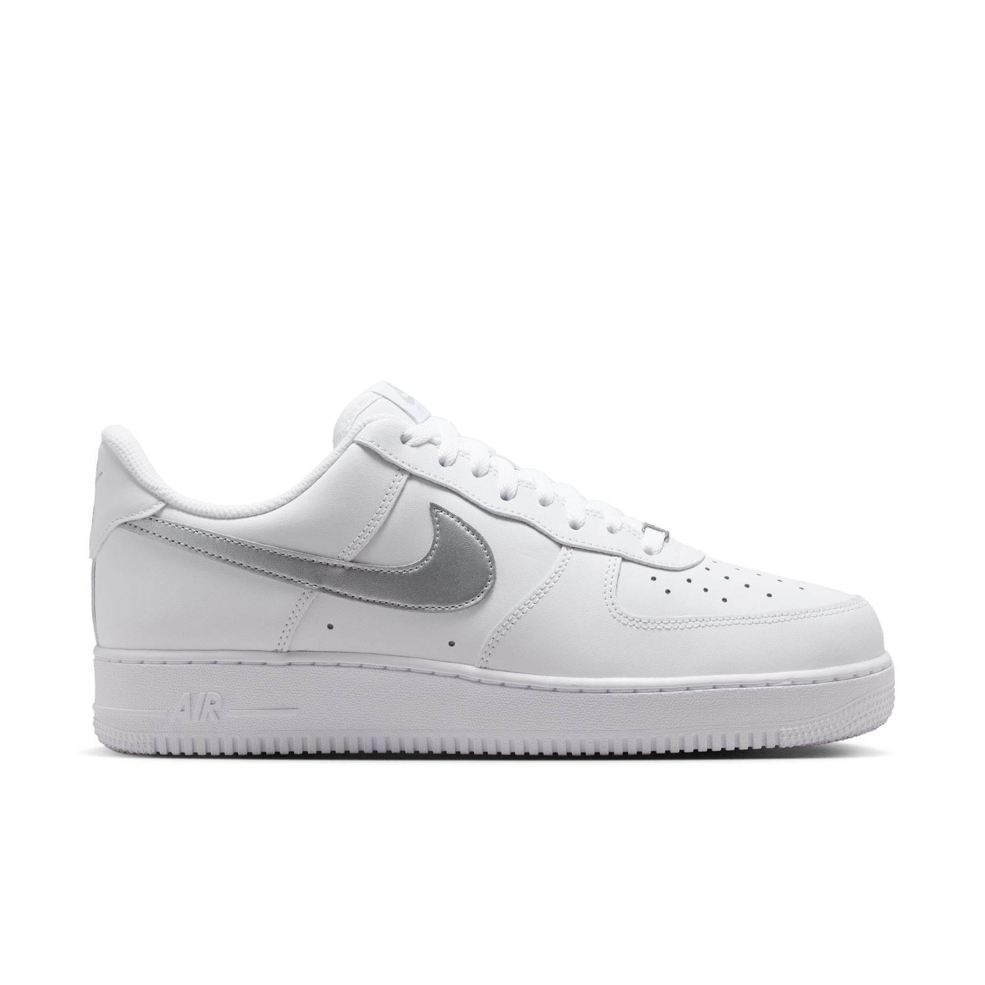AIR FORCE 1 07 סניקרס