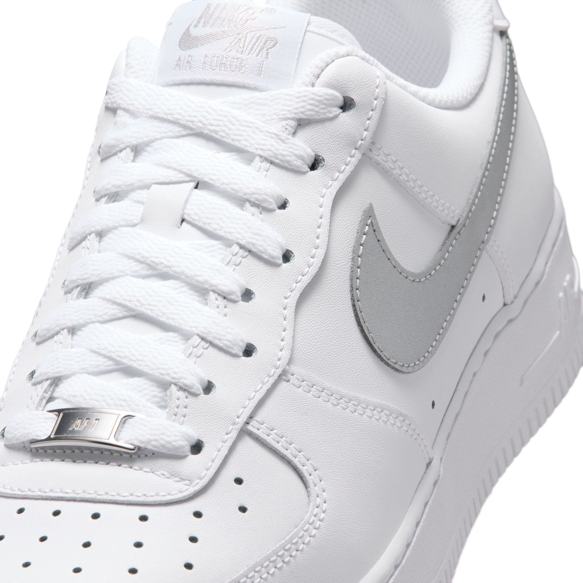 AIR FORCE 1 07 סניקרס
