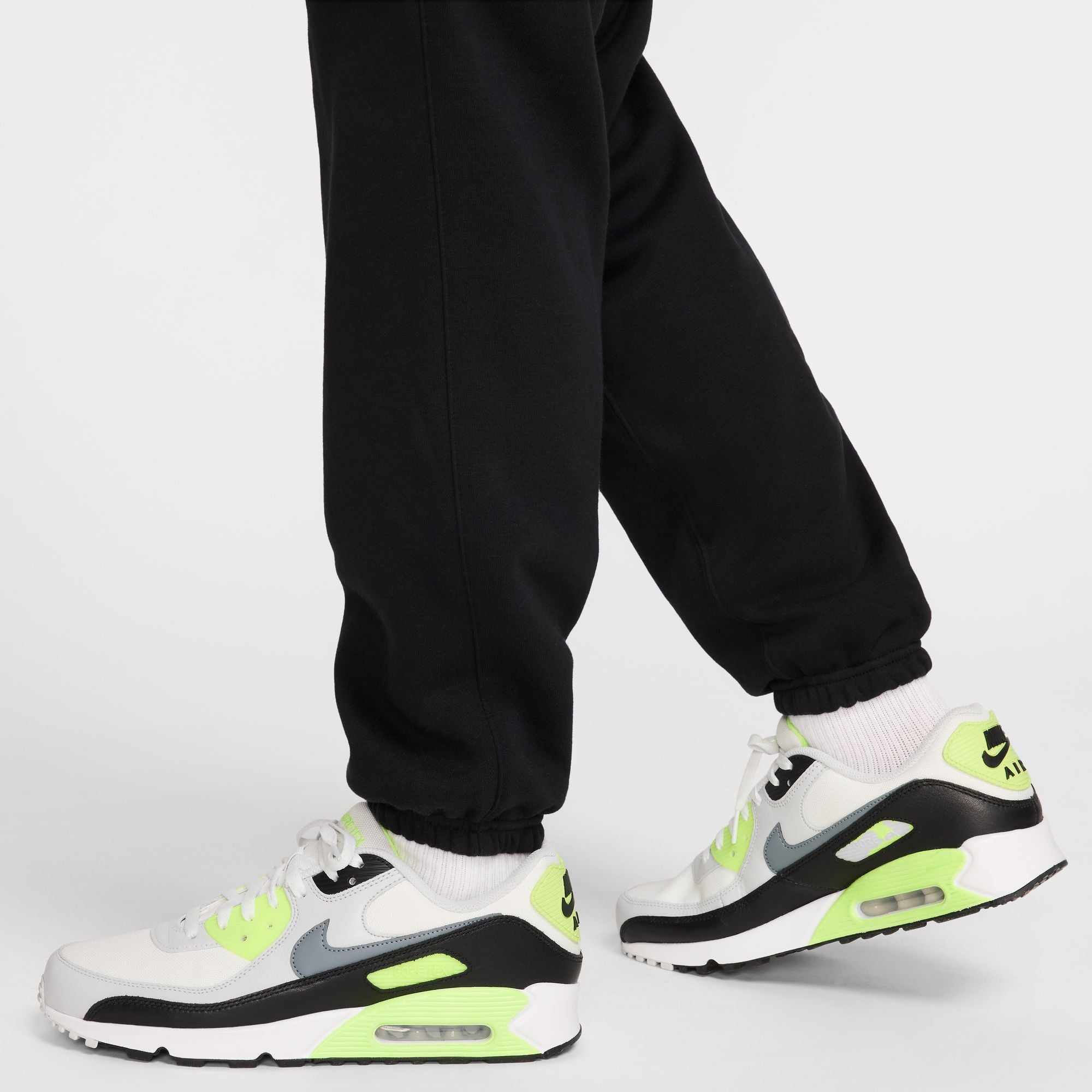 NIKE CLUB CARGO מכנסיים