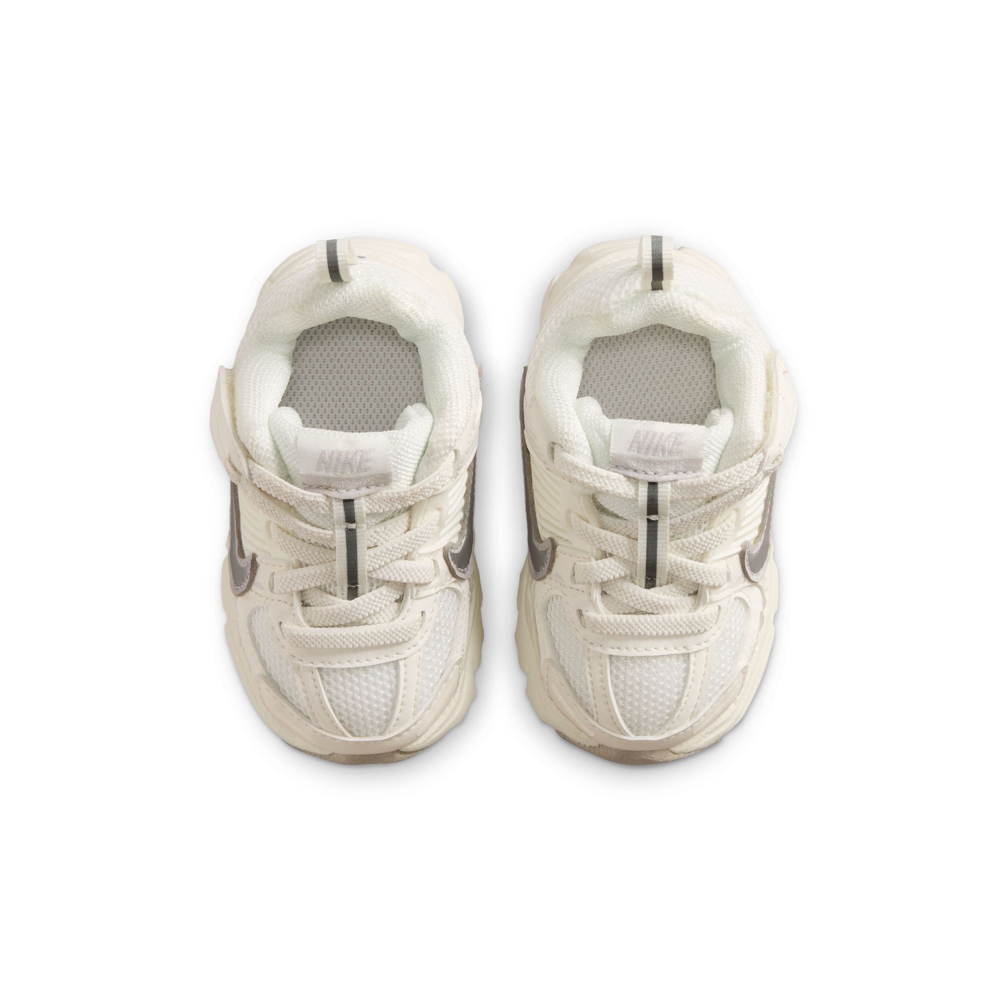 VOMERO 5 סניקרס