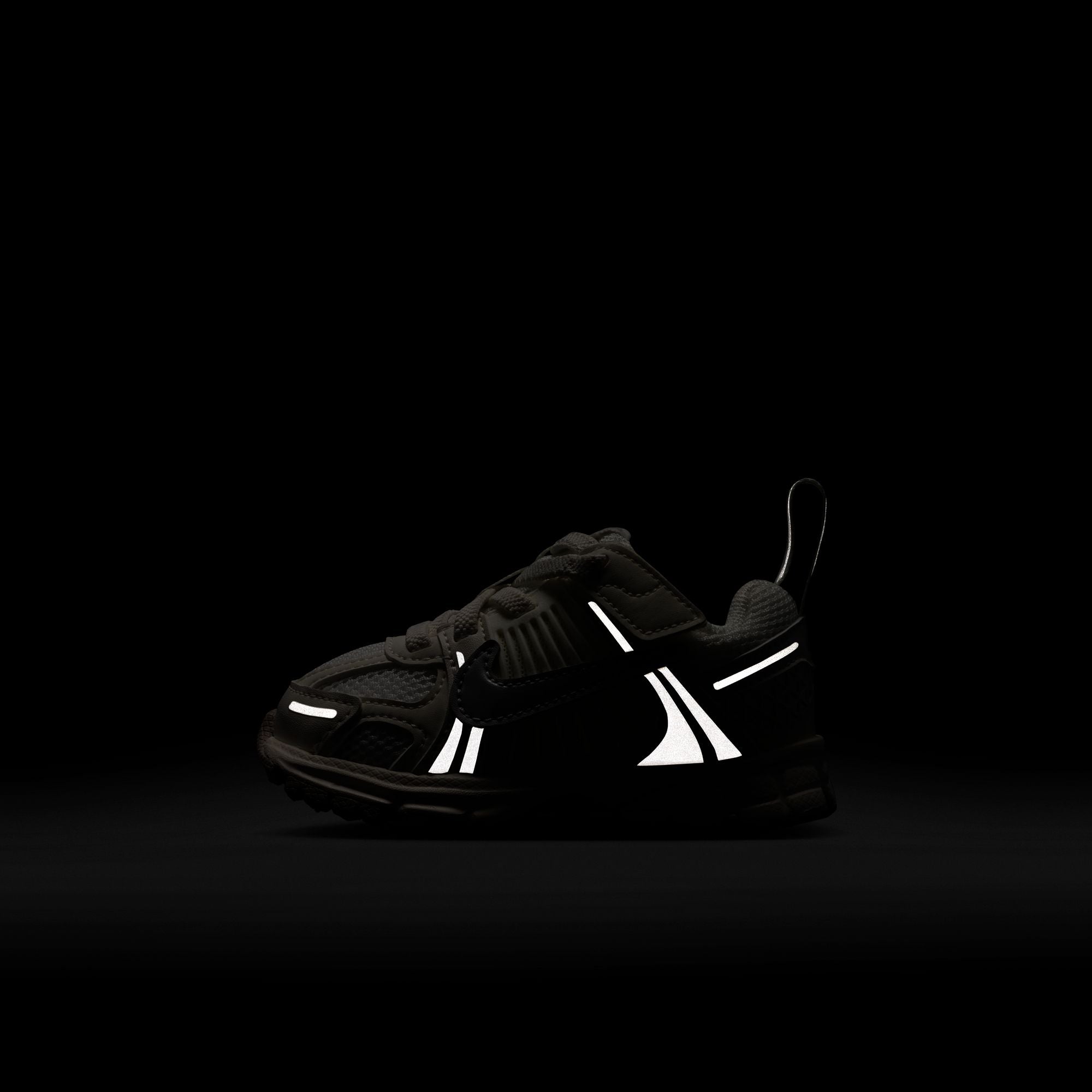 VOMERO 5 סניקרס