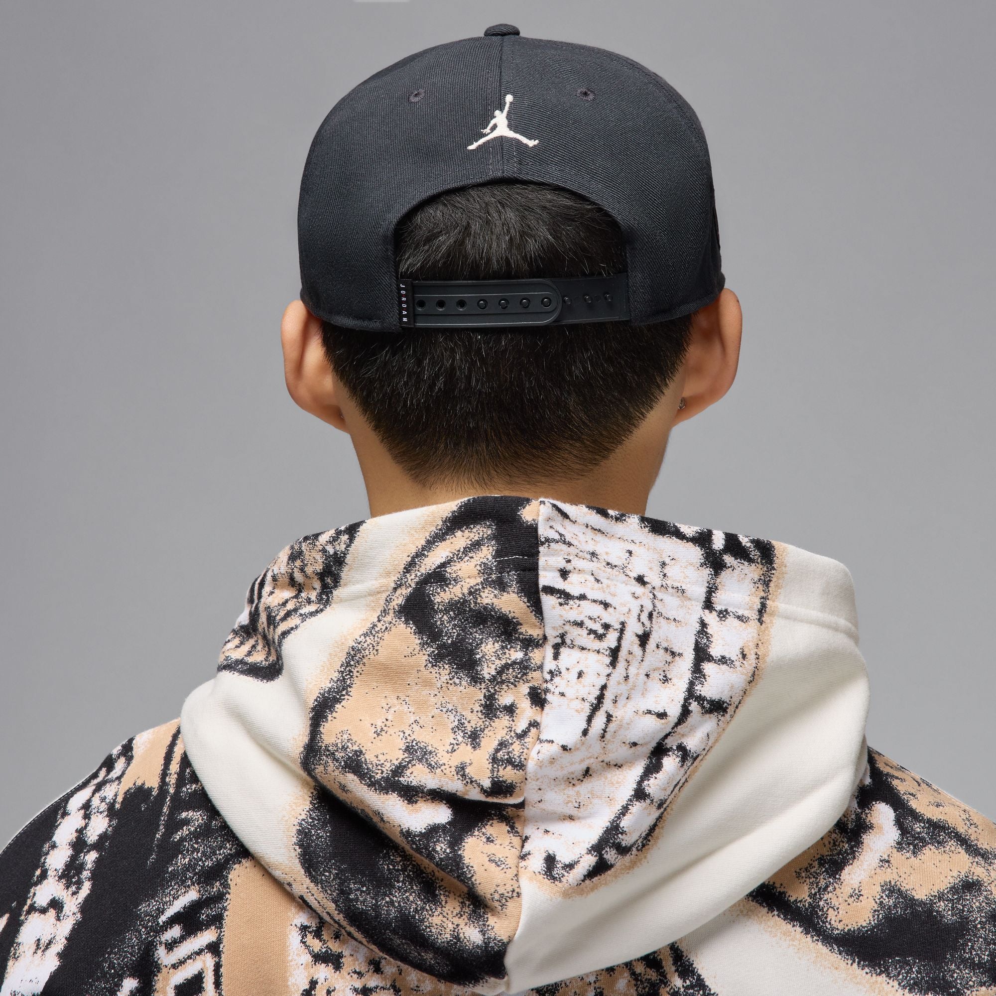 J PRO CAP S FB FLT MVP סניקרס