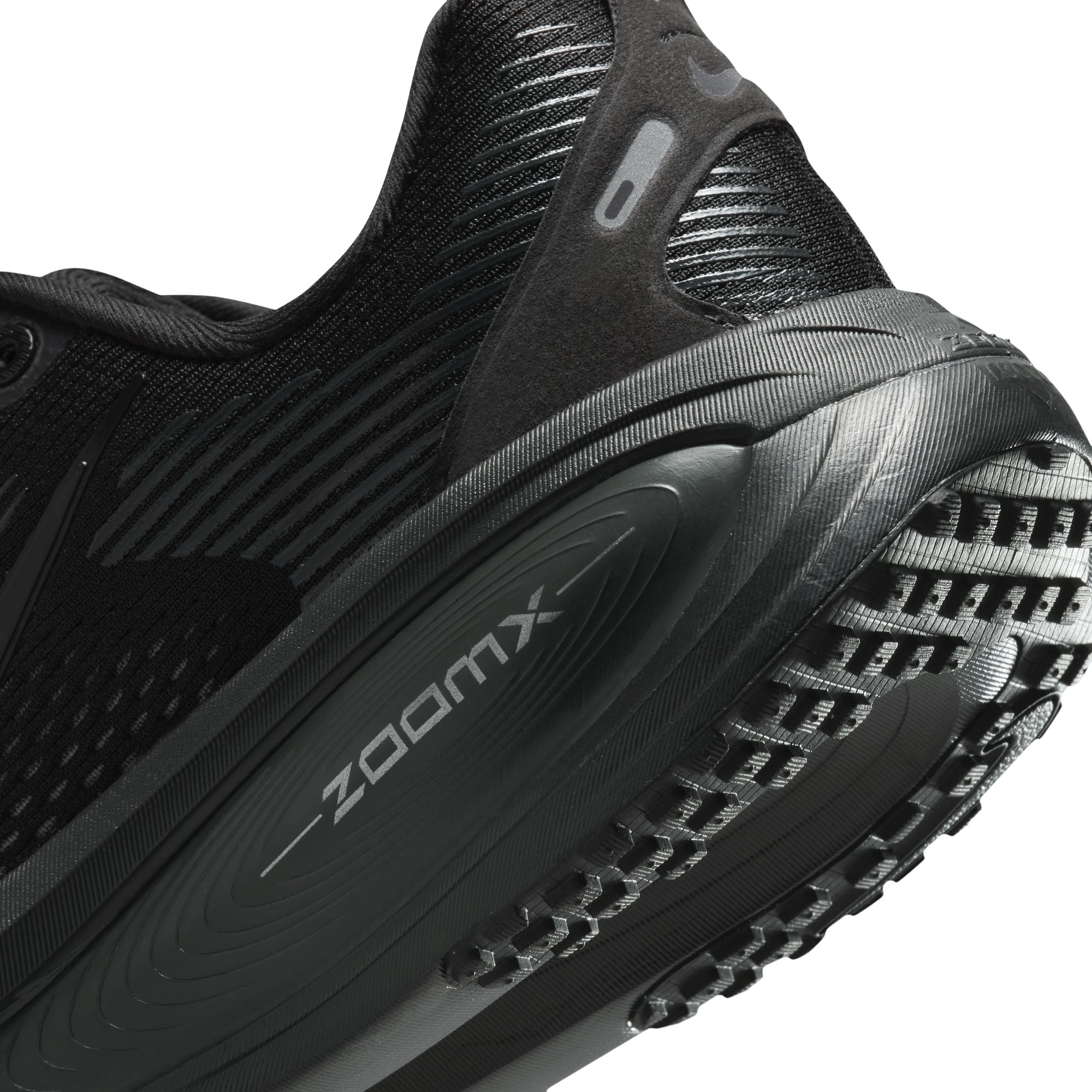 VOMERO 18 נעלי ריצה