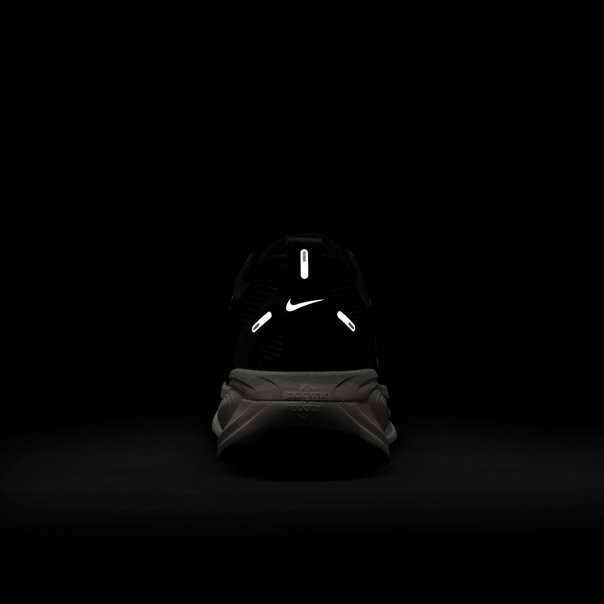 VOMERO 18 נעלי ריצה