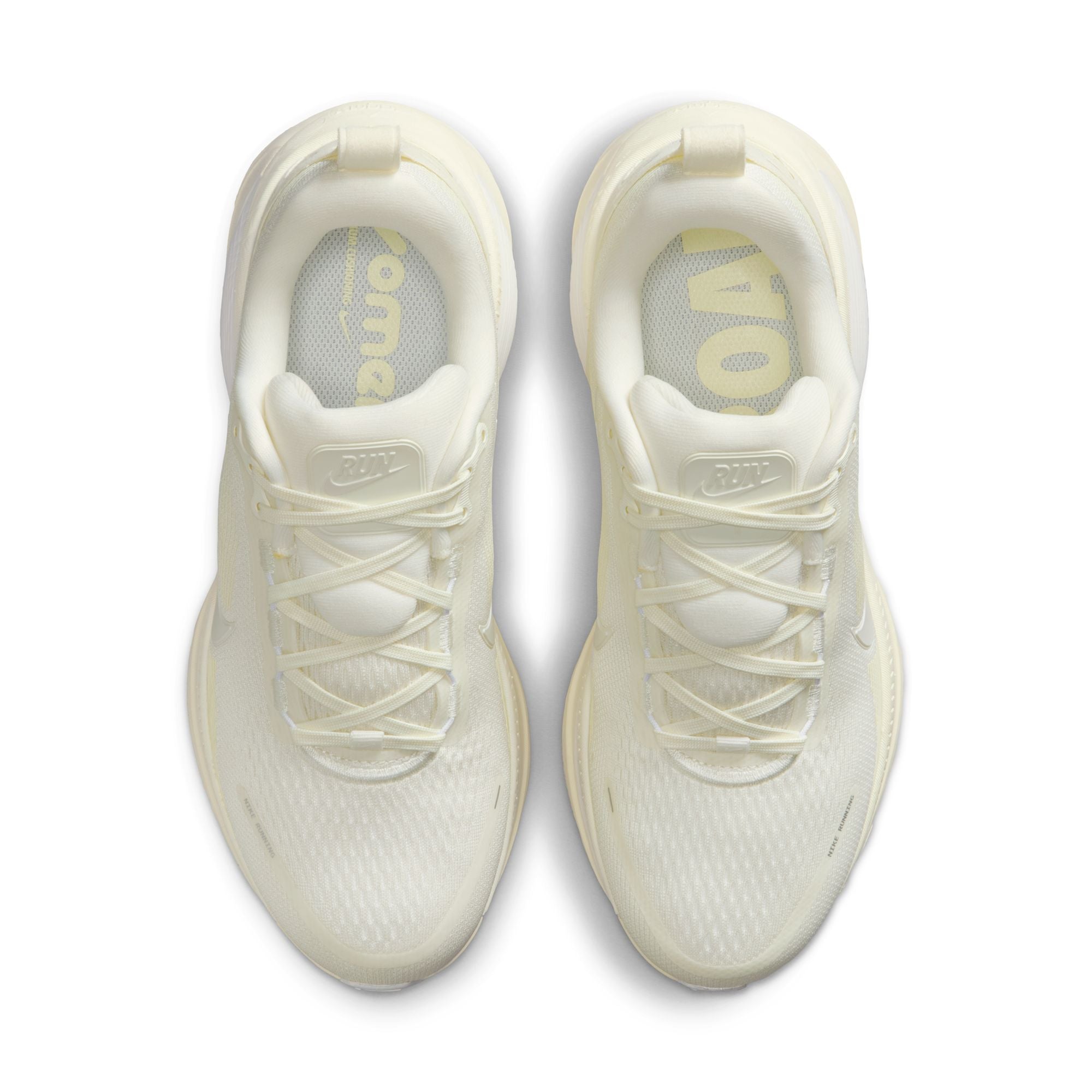 VOMERO 18 סניקרס