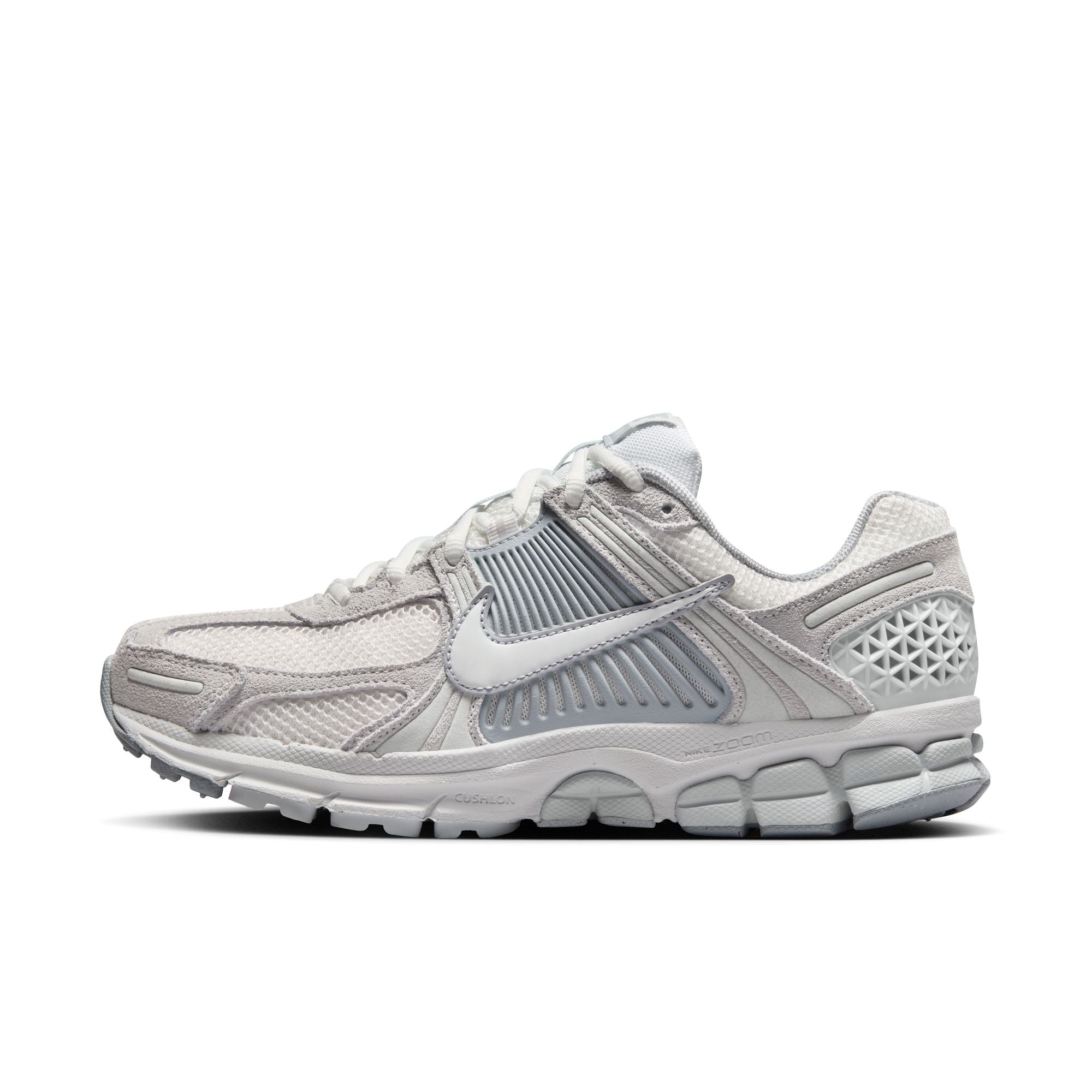 NIKE ZOOM VOMERO 5 סניקרס