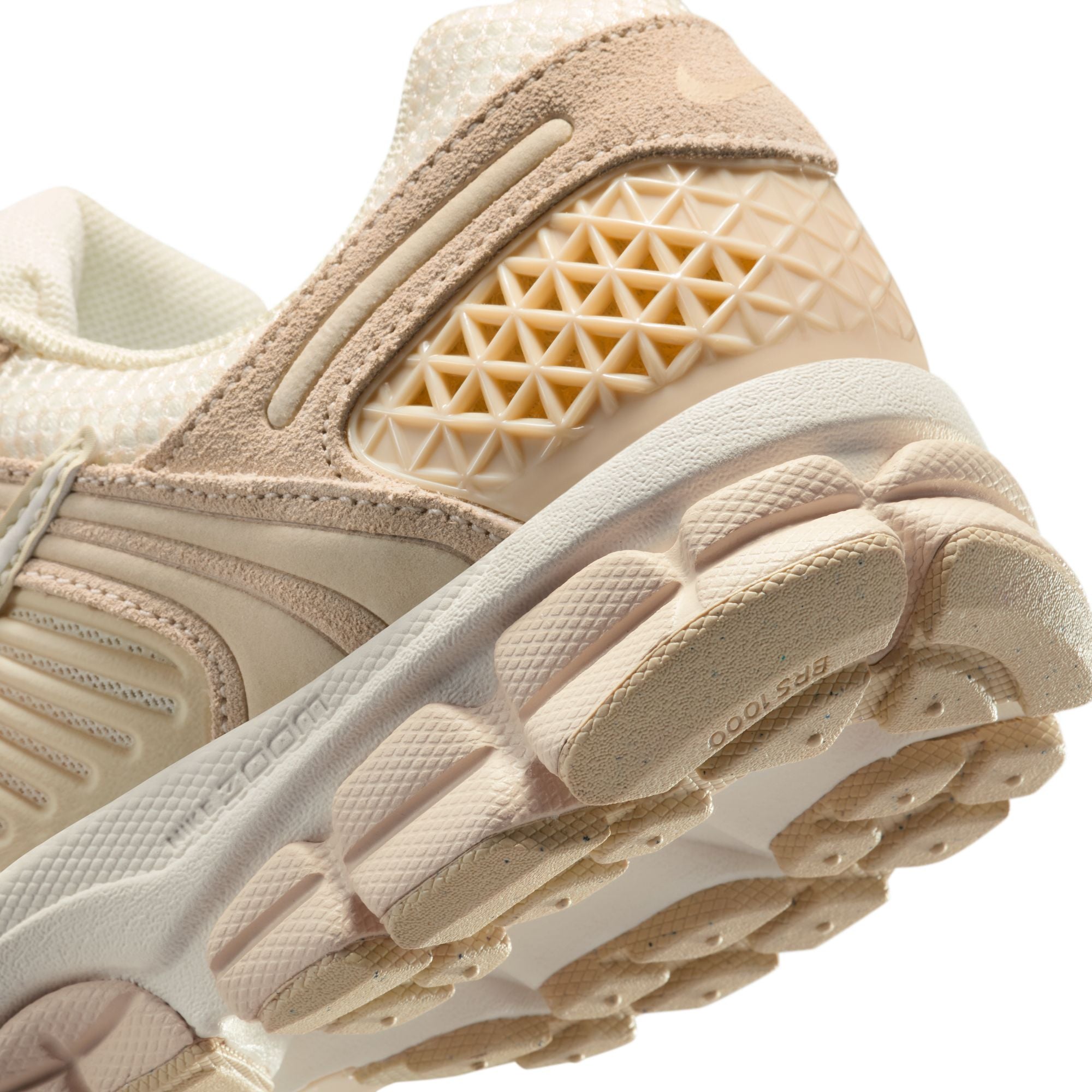 NIKE ZOOM VOMERO 5 סניקרס
