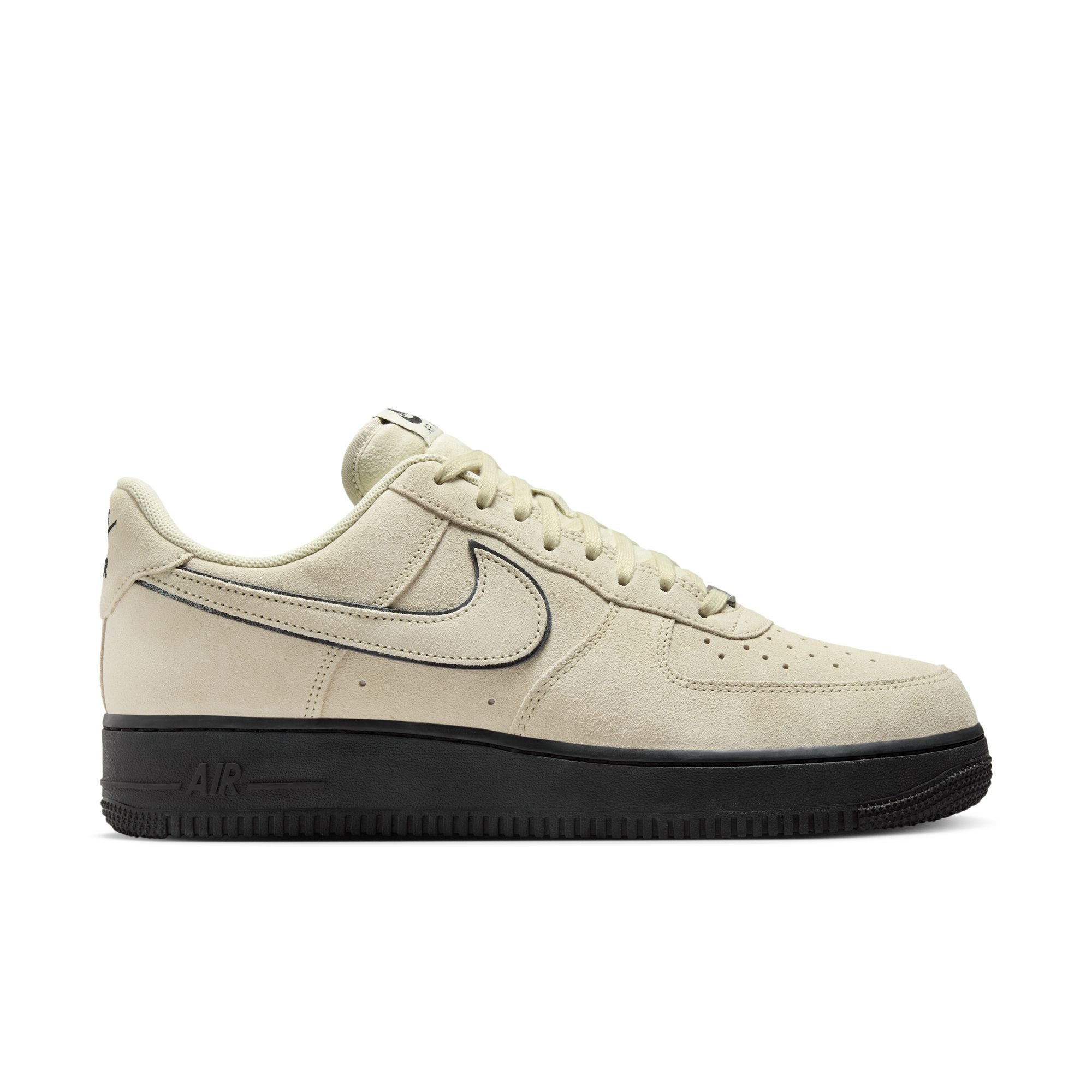 AIR FORCE 1 07 LV8 סניקרס