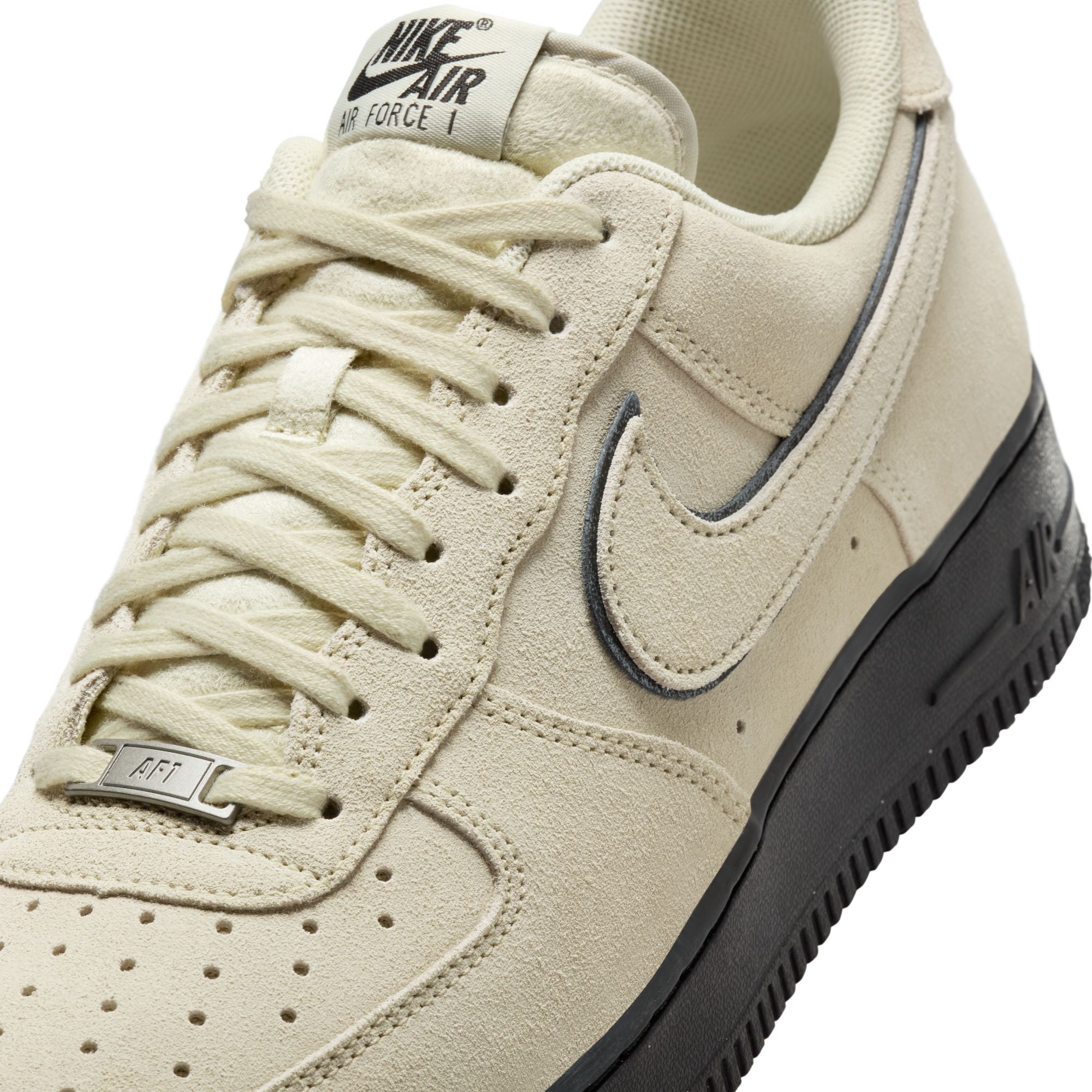 AIR FORCE 1 07 LV8 סניקרס