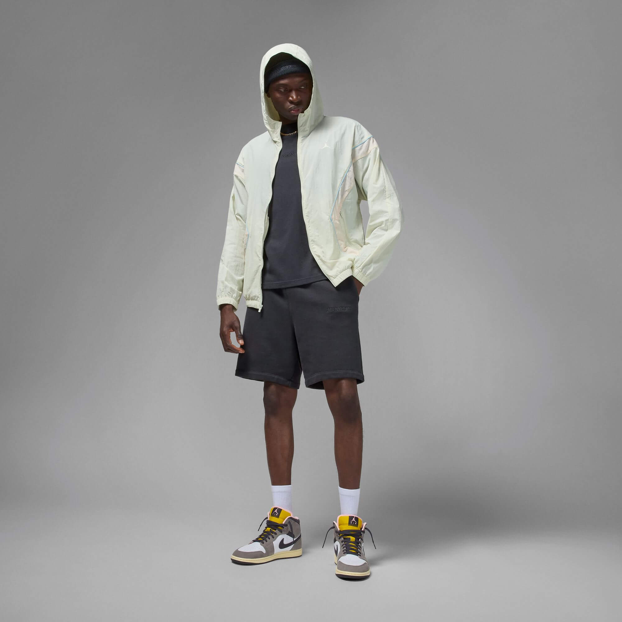 AIR JORDAN 1 MID סניקרס