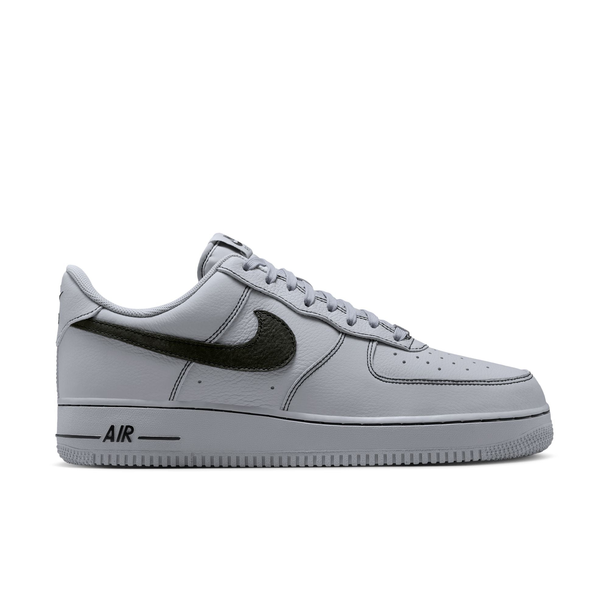 AIR FORCE 1 07 LV8 סניקרס