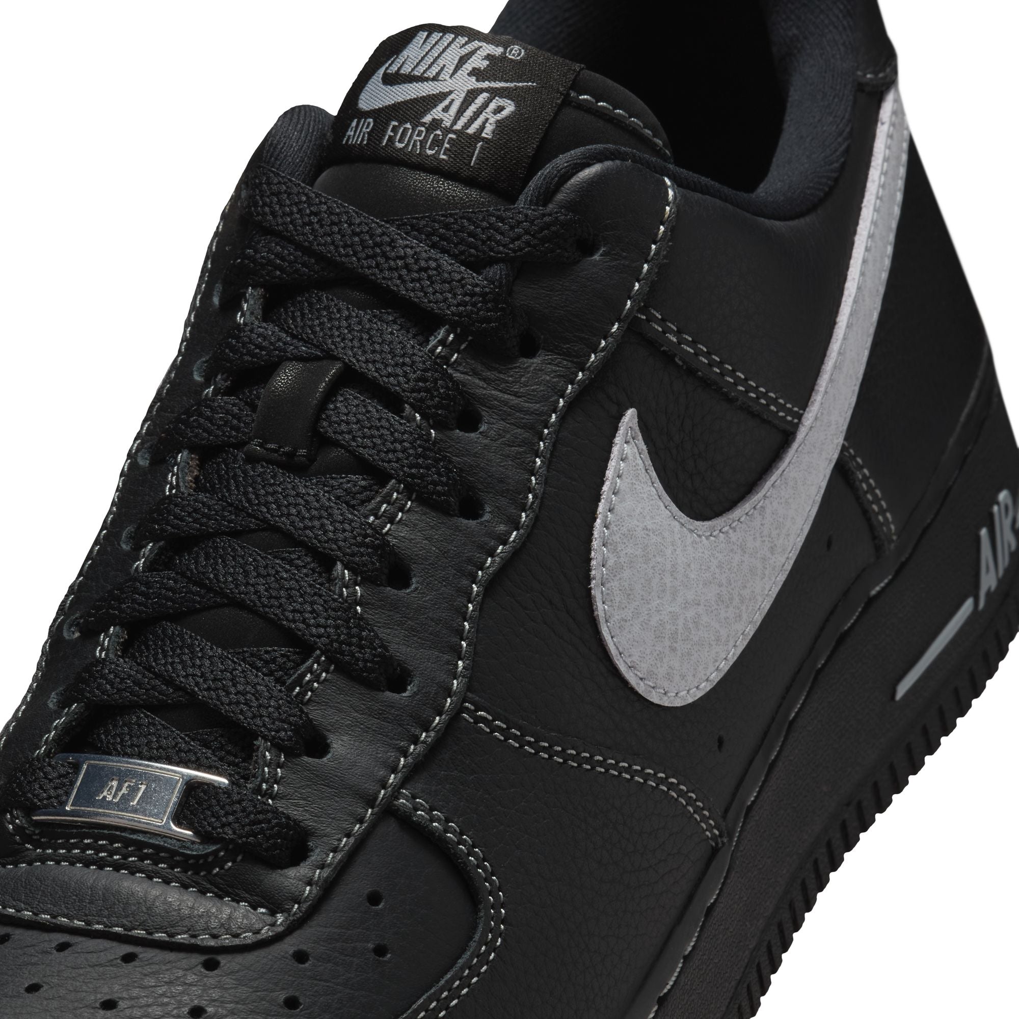 AIR FORCE 1 '07 LV8 סניקרס