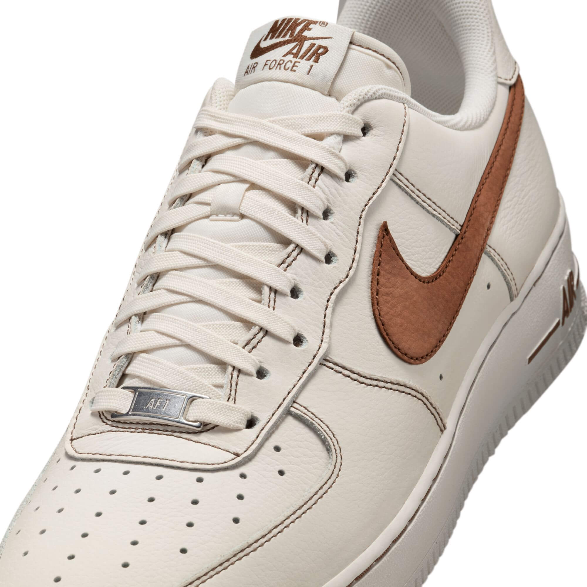 AIR FORCE 1 07 LV8 סניקרס