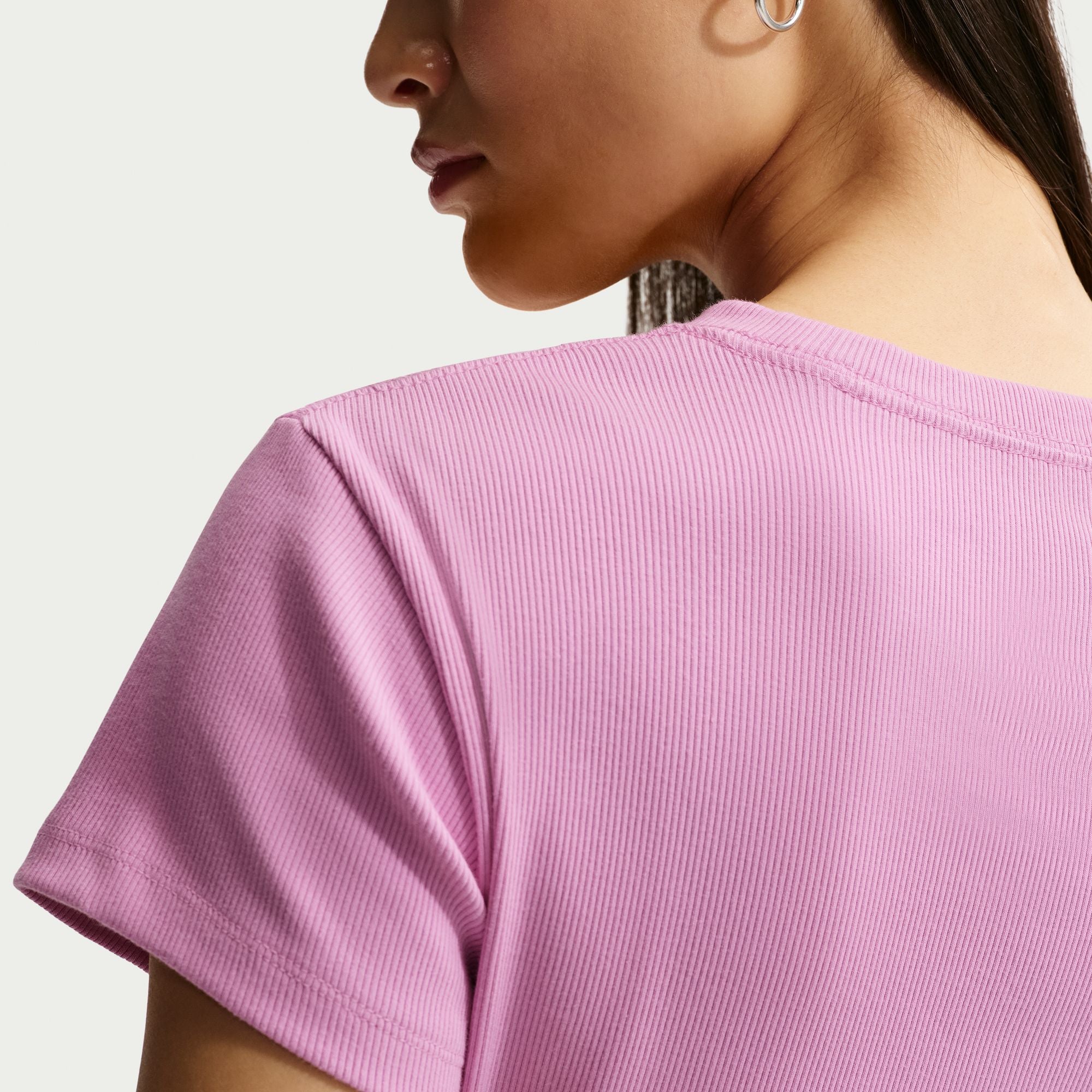 TIGHT RIBBED SHORT SLEEVE חולצת טי