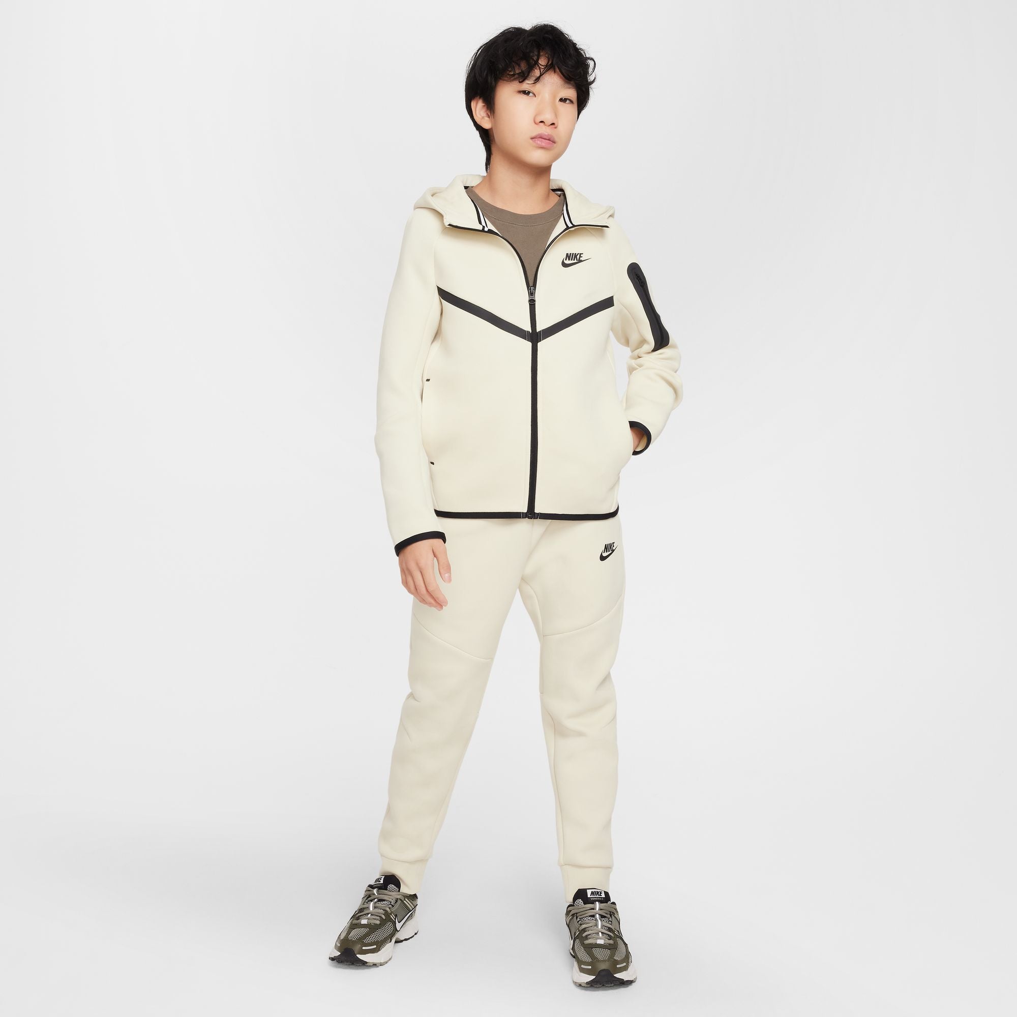 NIKE TECH FULL-ZIPPED סווטשירט