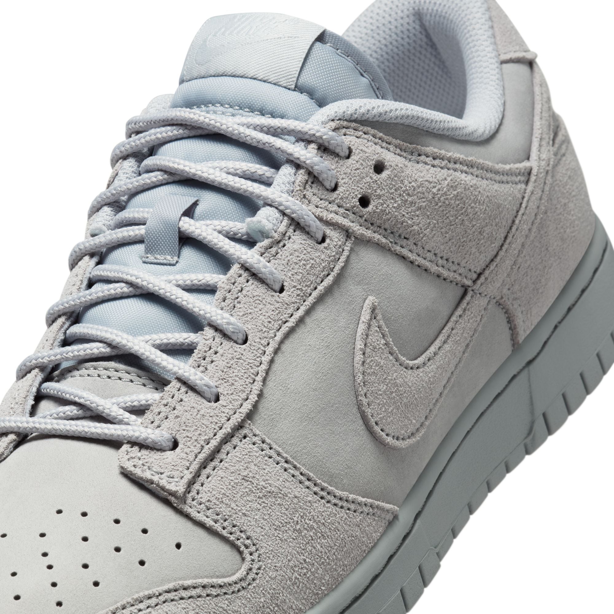DUNK LOW RETRO SE סניקרס