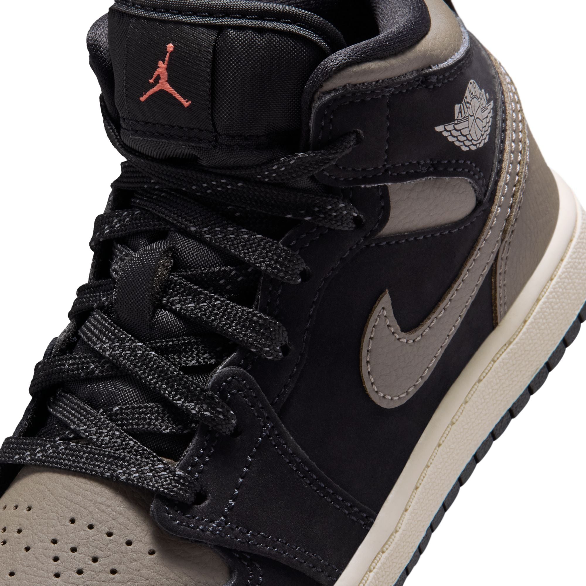 JORDAN 1 MID SE סניקרס