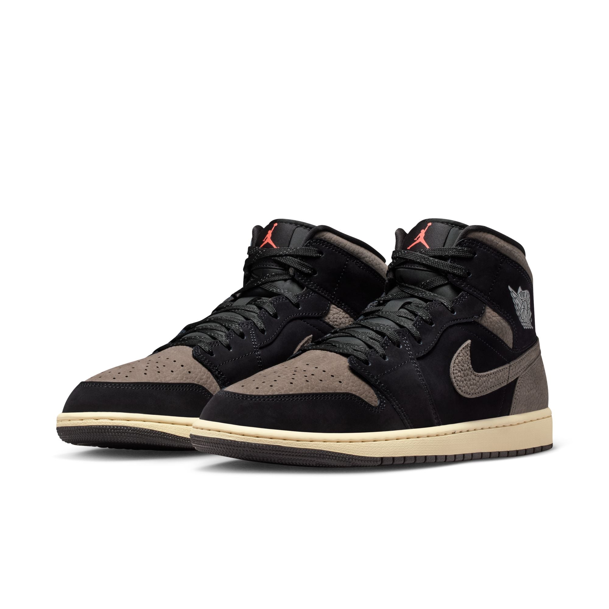 AIR JORDAN 1 MID SE סניקרס