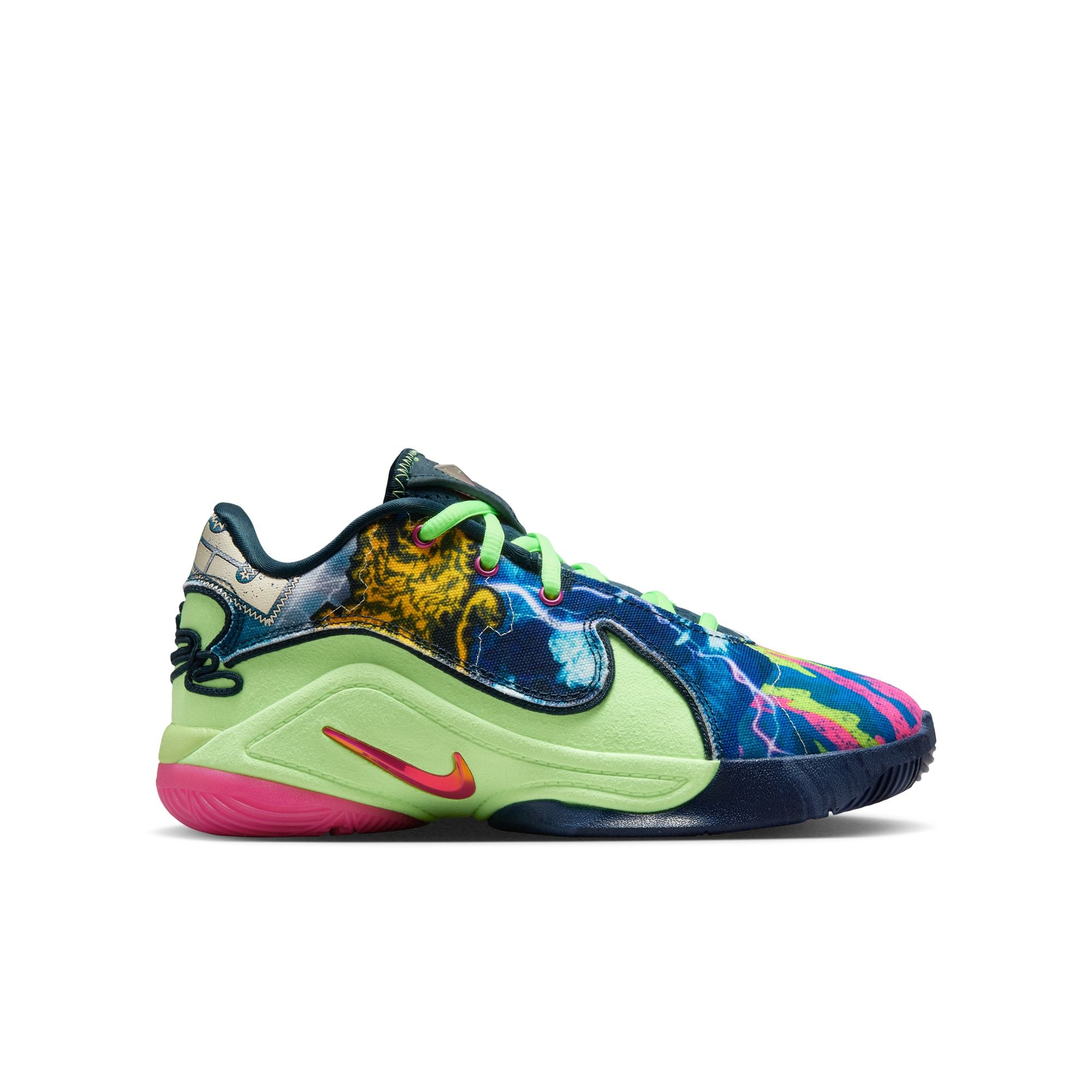 LEBRON XXII BW נעלי כדורסל