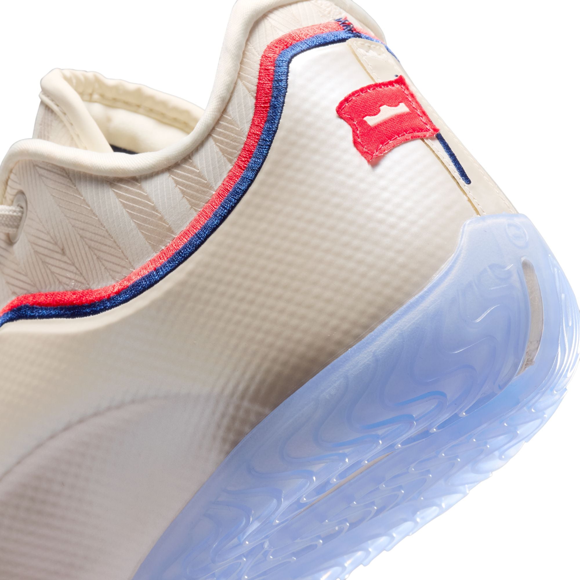 LeBron XXIII "Old Glory נעלי כדורסל