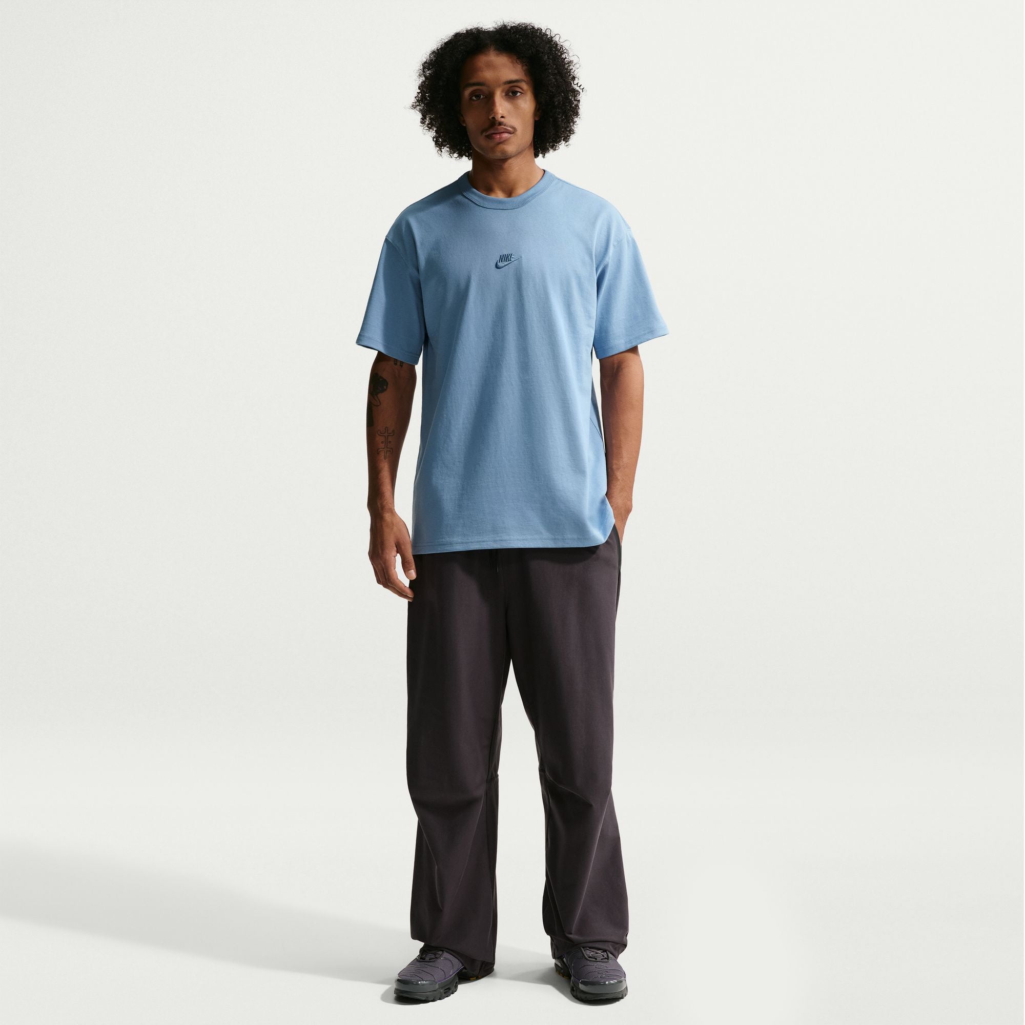 SPORTSWEAR PREMIUM ESSENTIALS טי שירט