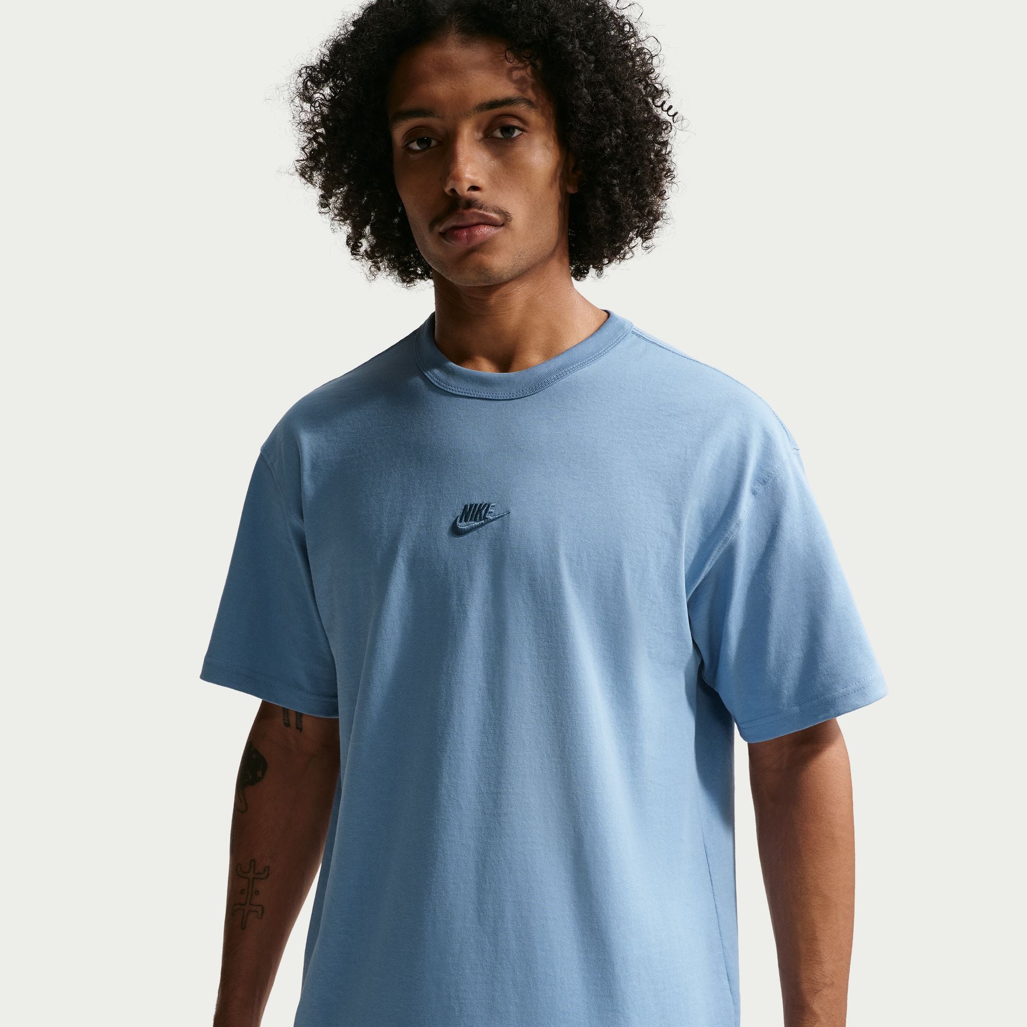 SPORTSWEAR PREMIUM ESSENTIALS טי שירט