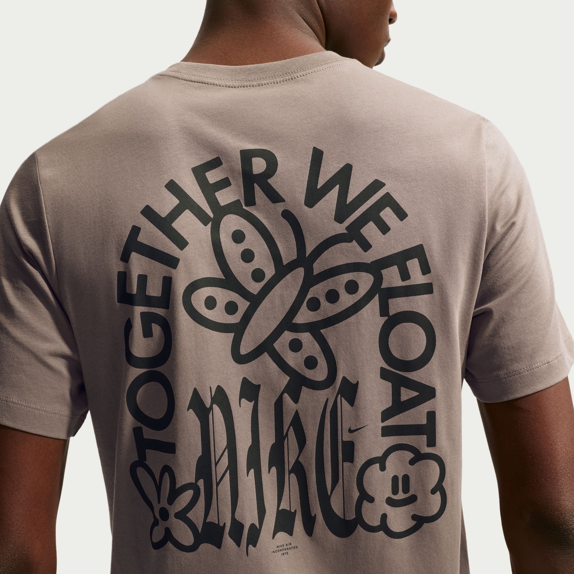 TOGETHER WE FLOAT טי שירט