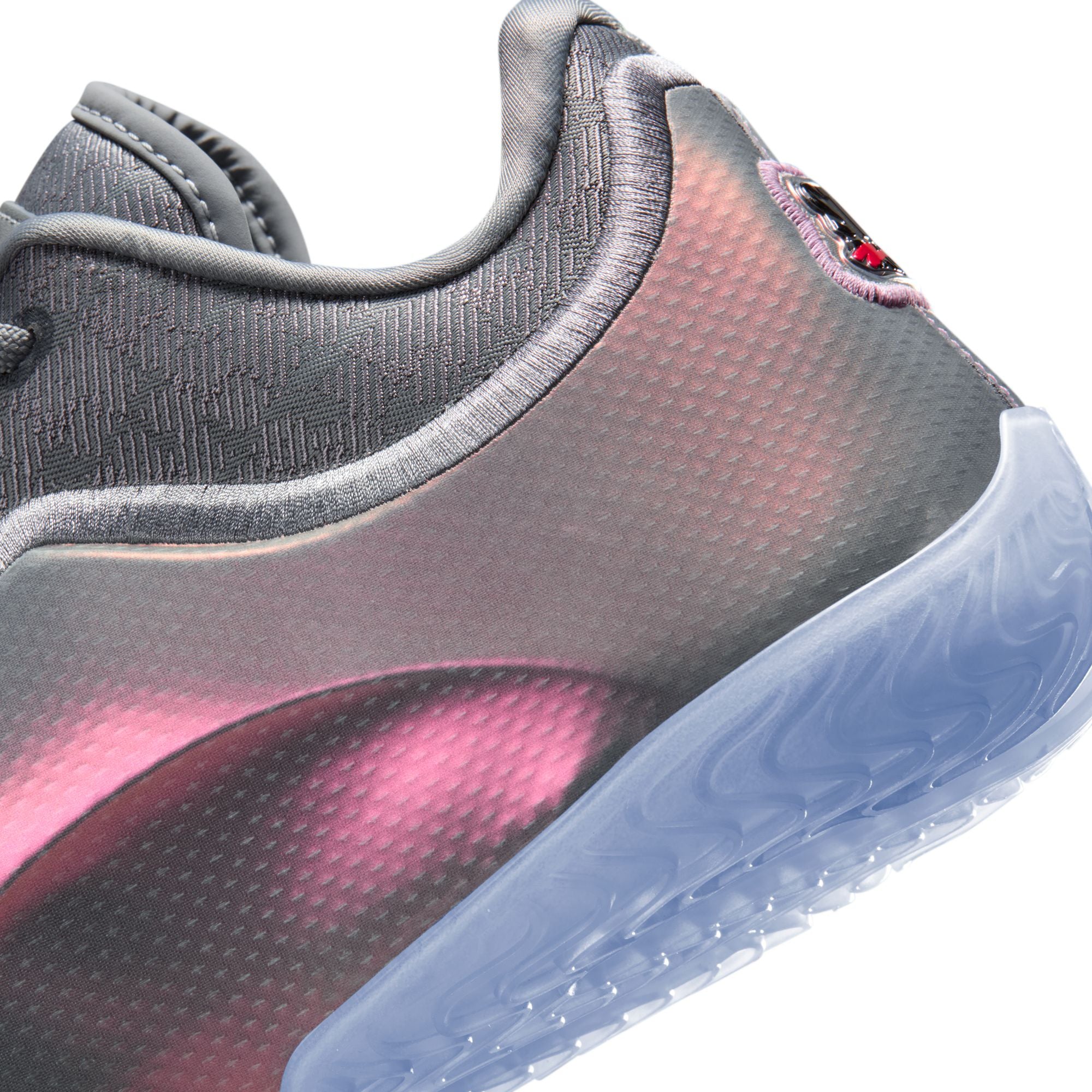 LEBRON XXIII נעלי כדורסל