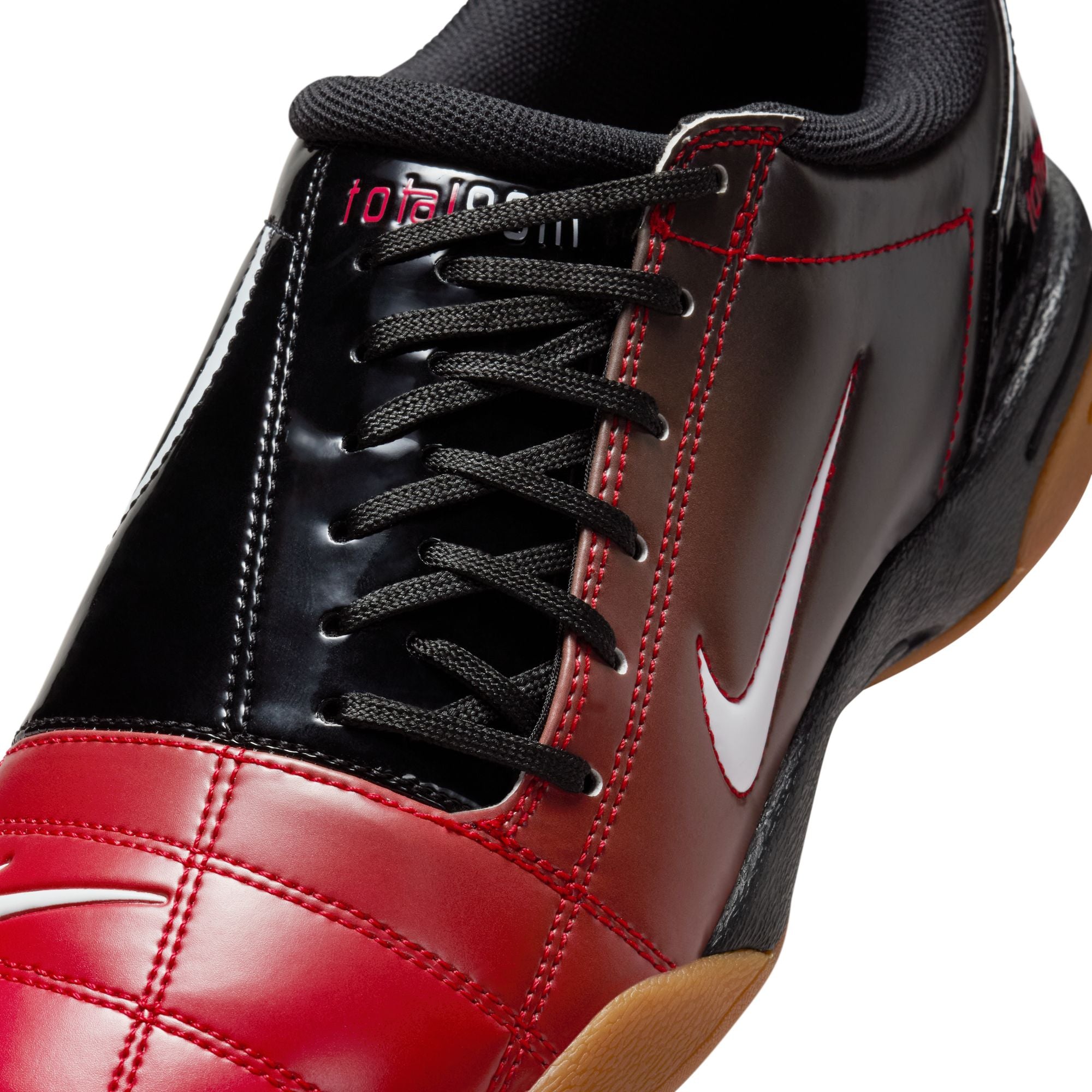 TOTAL 90 סניקרס