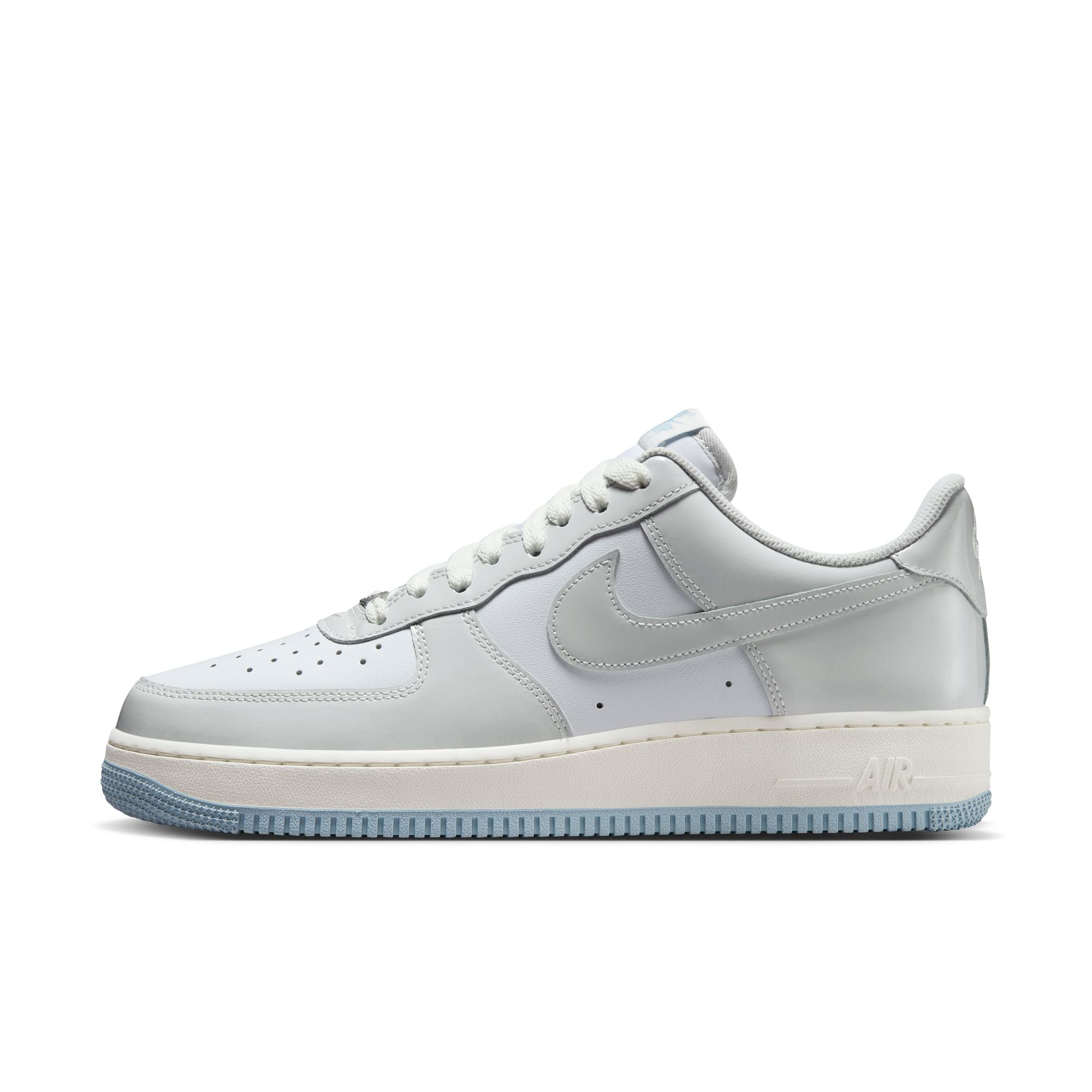 NIKE AIR FORCE 1 07 סניקרס