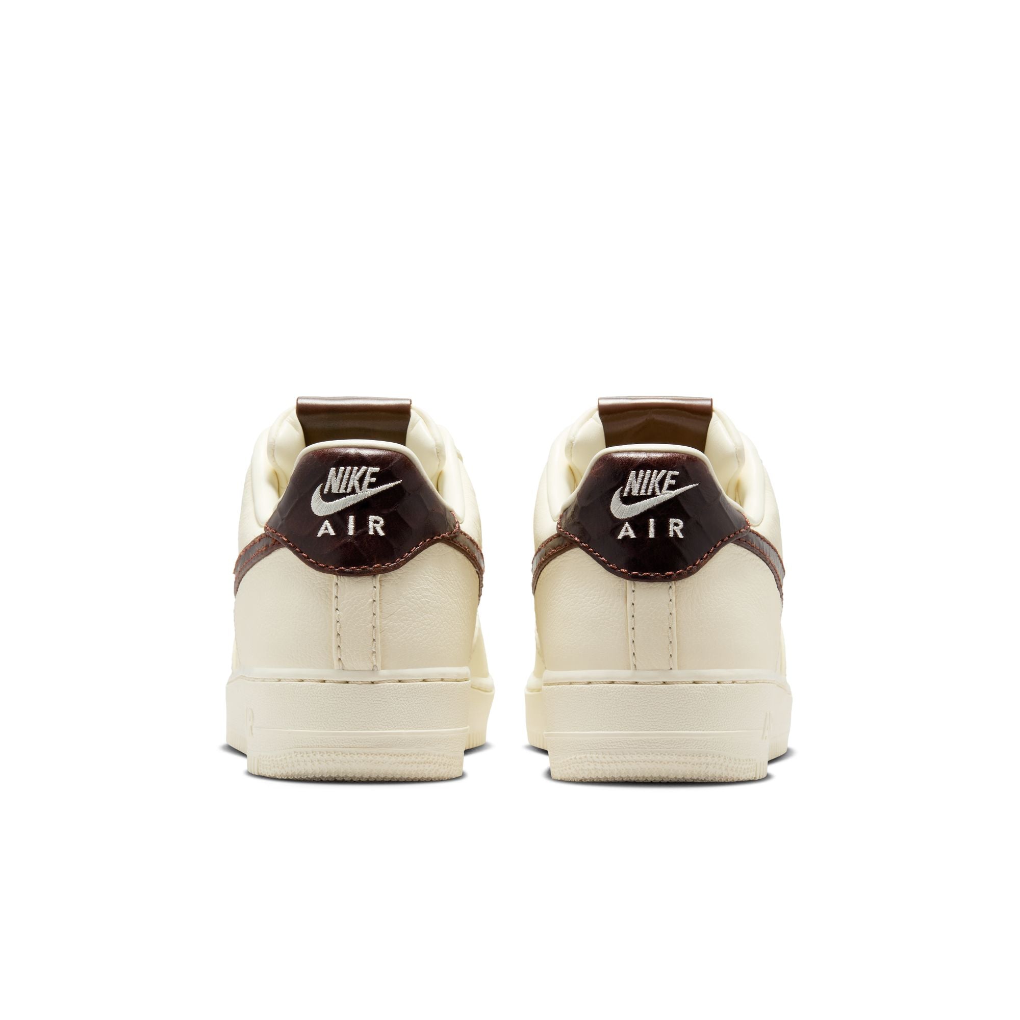 AIR FORCE 1 07 סניקרס