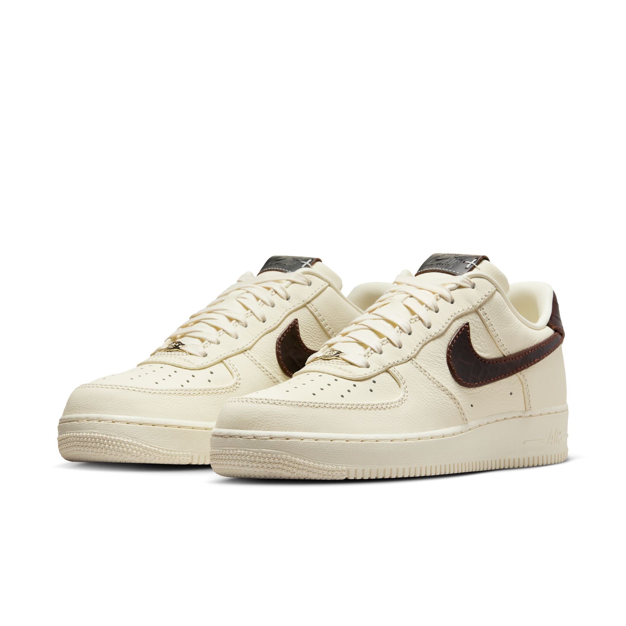 AIR FORCE 1 07 סניקרס