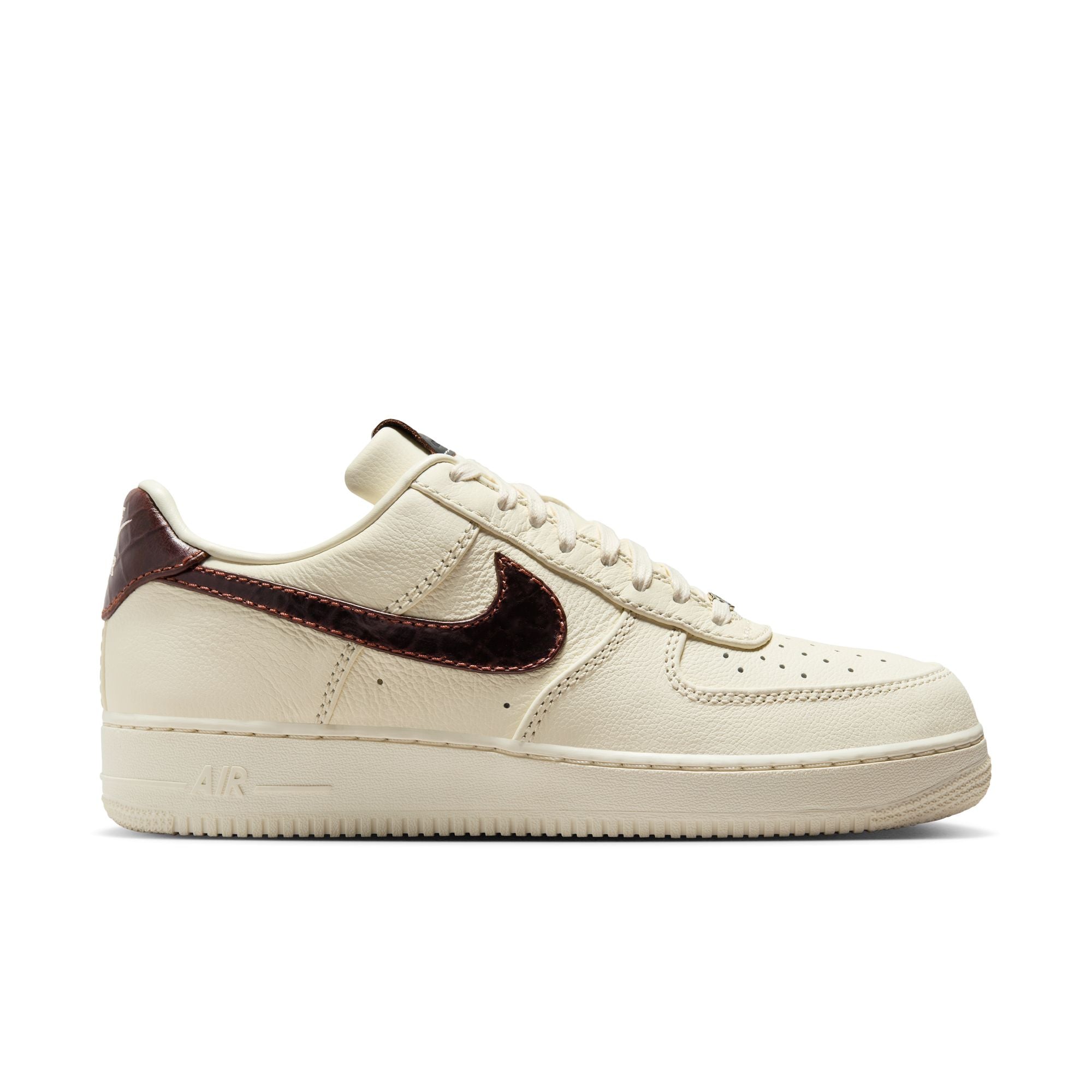 AIR FORCE 1 07 סניקרס
