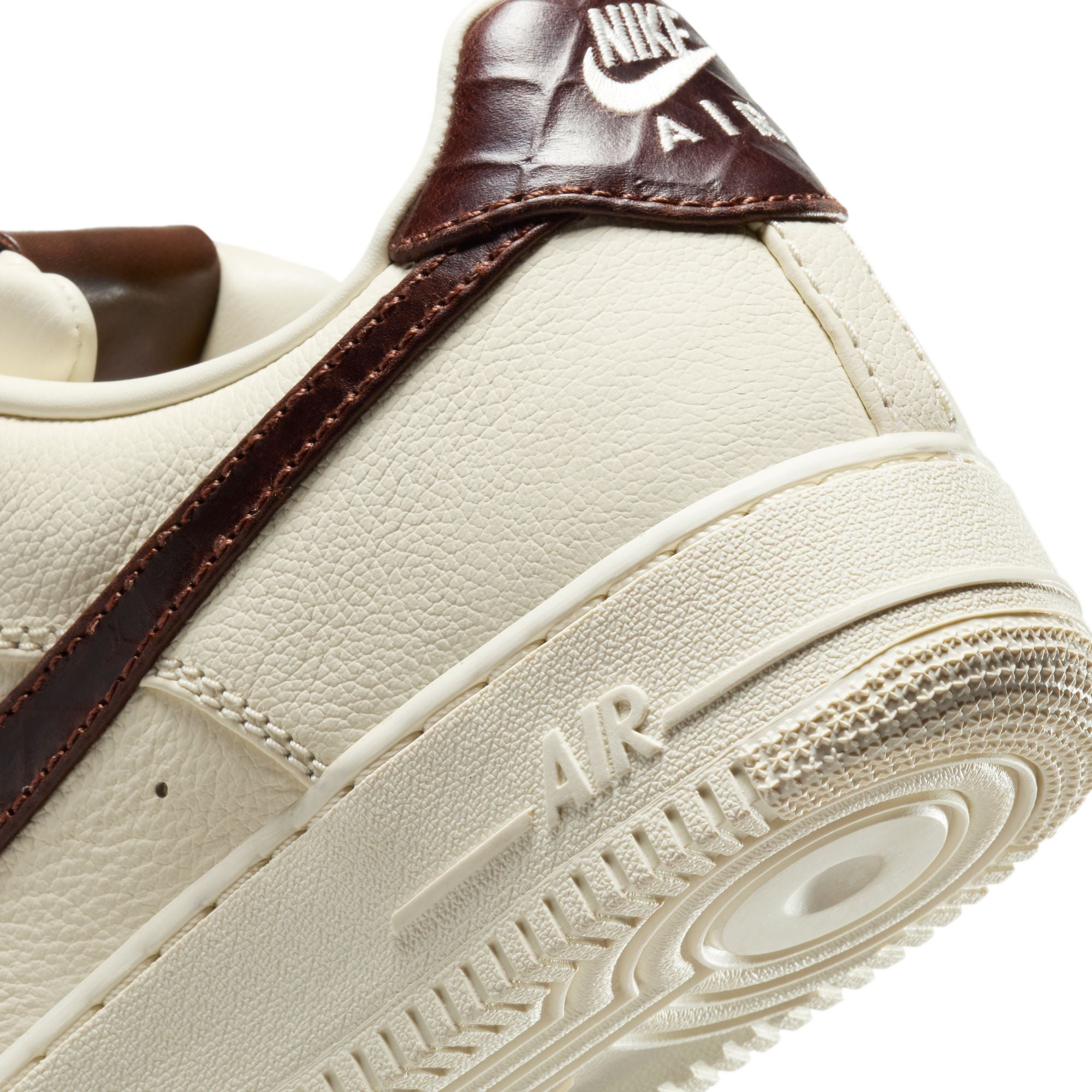 AIR FORCE 1 07 סניקרס