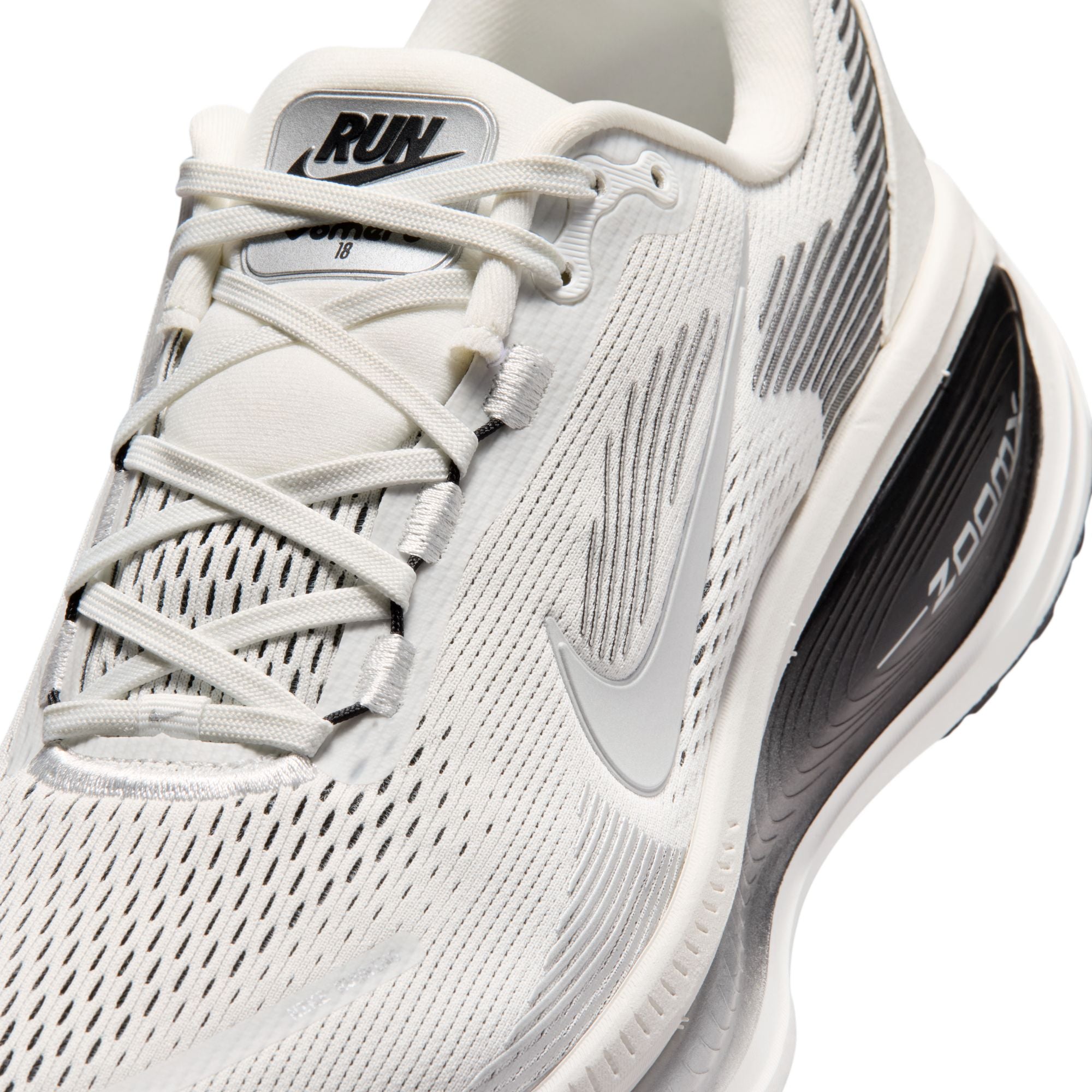 NIKE VOMERO 18 סניקרס