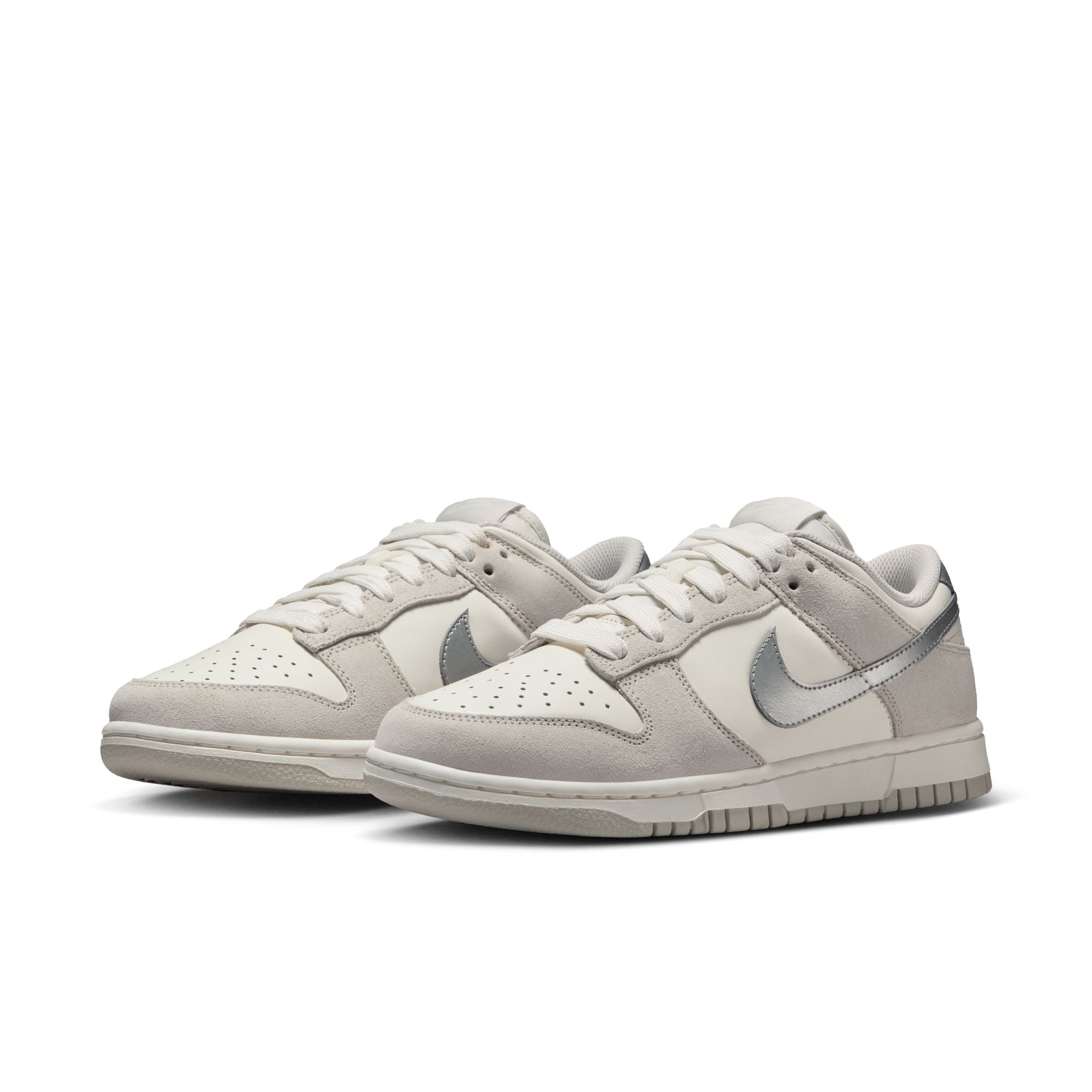 NIKE DUNK LOW סניקרס