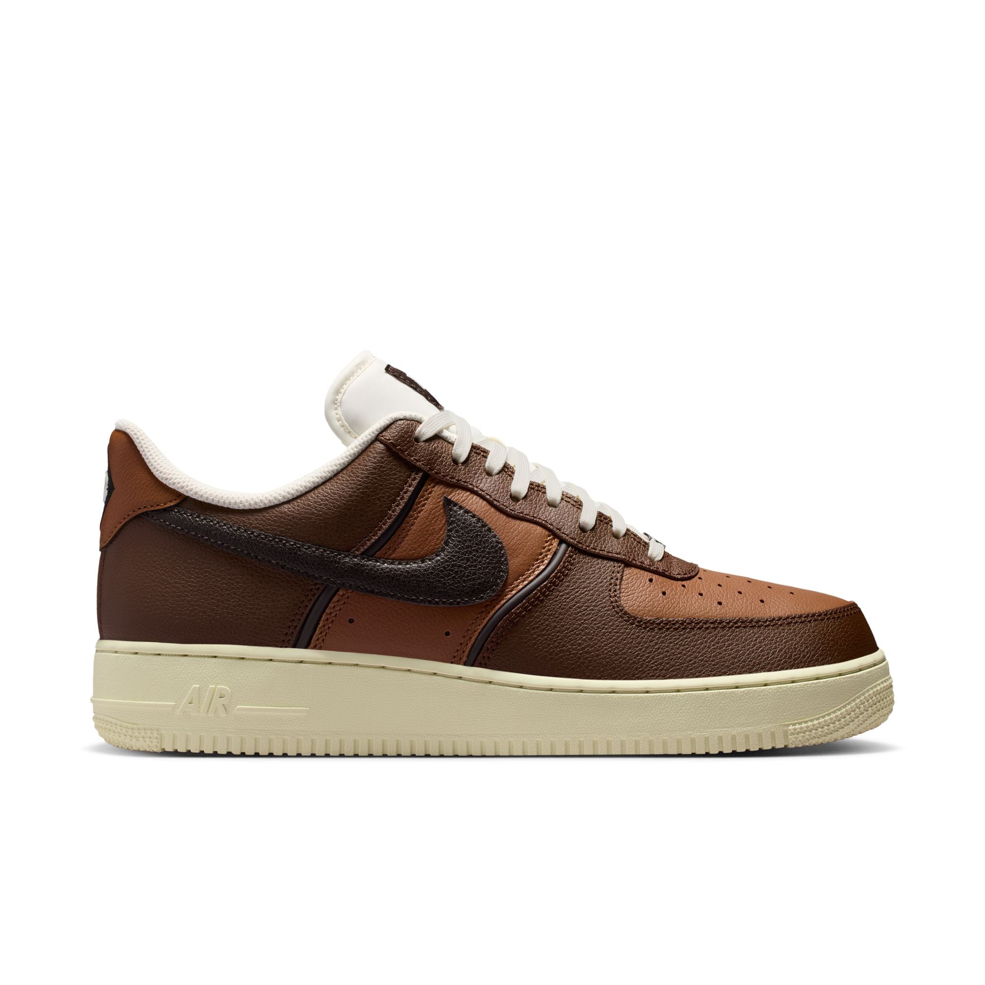 Air Force 1 '07 LV8 סניקרס