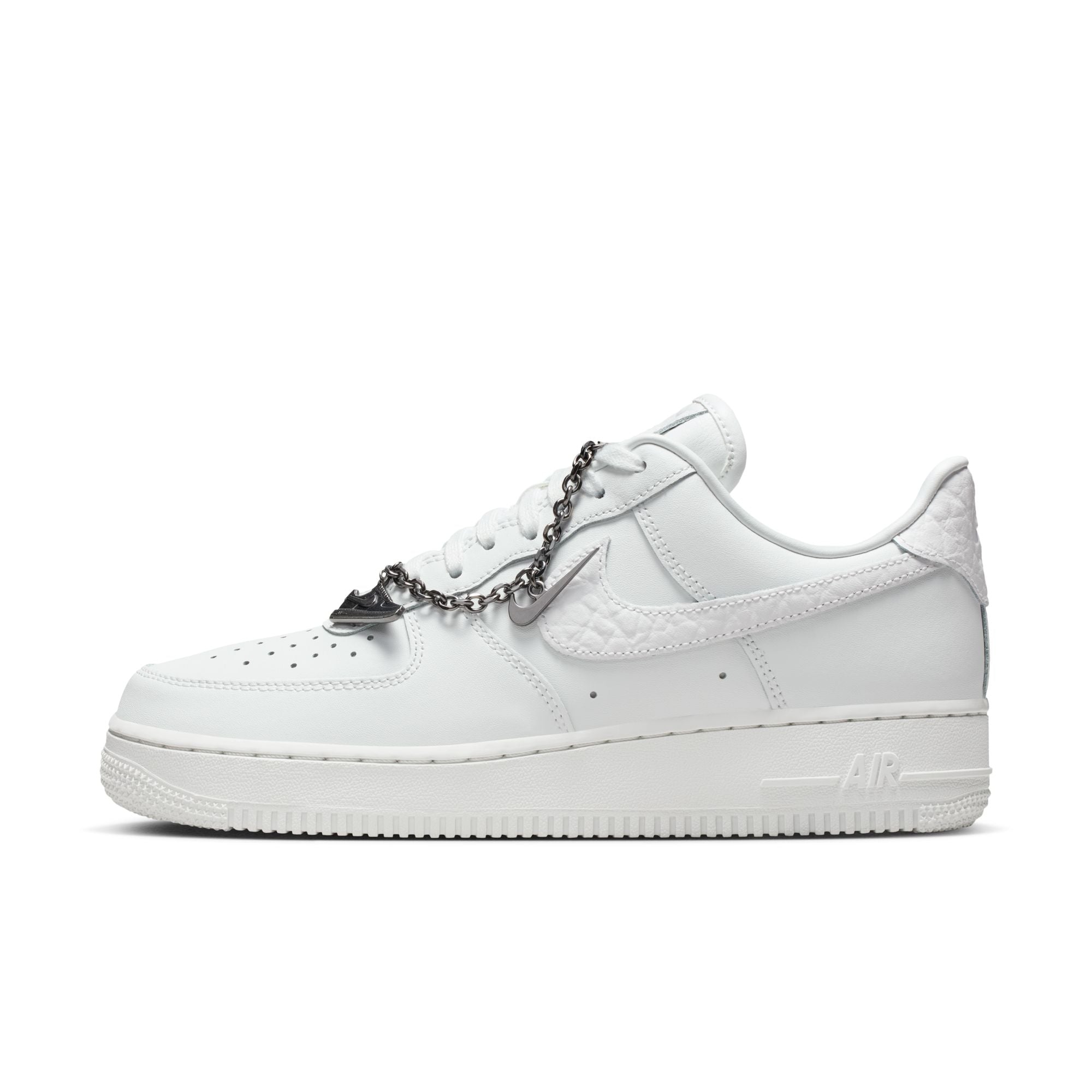 AIR FORCE 1 07 LOW סניקרס