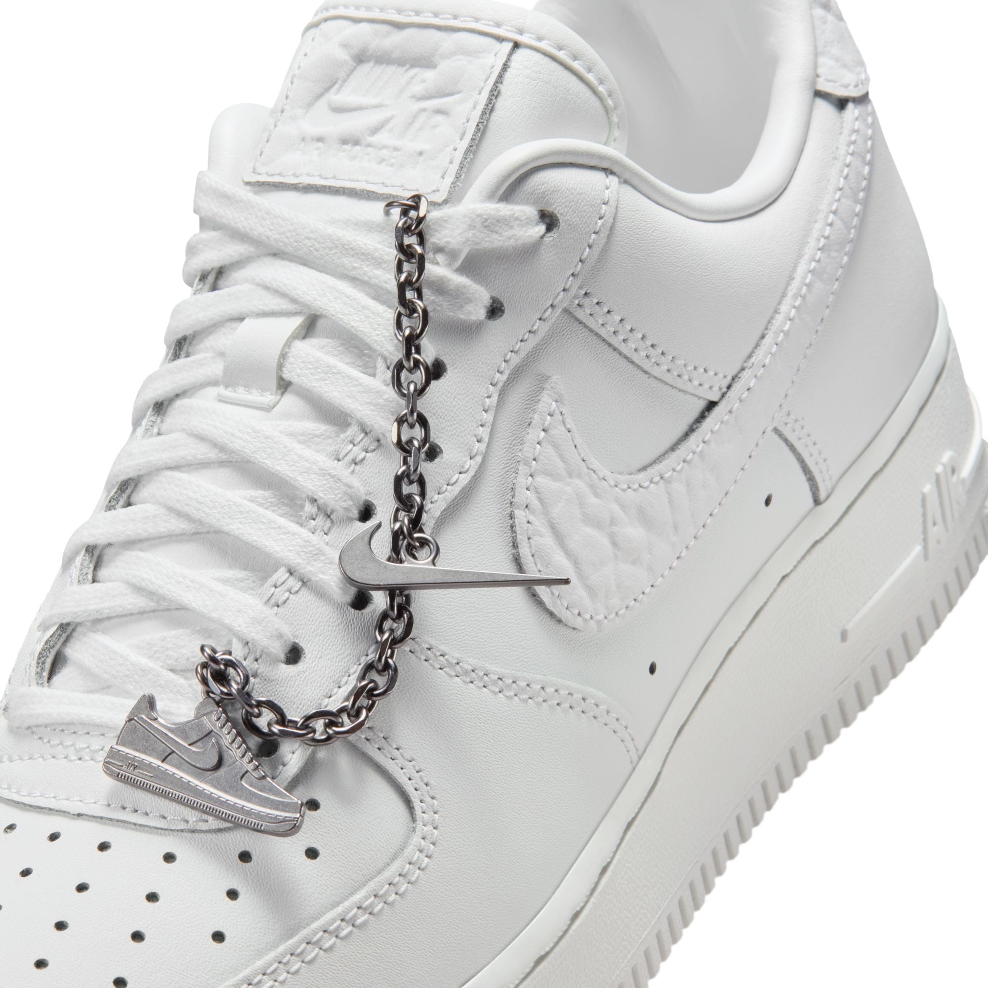 AIR FORCE 1 07 LOW סניקרס