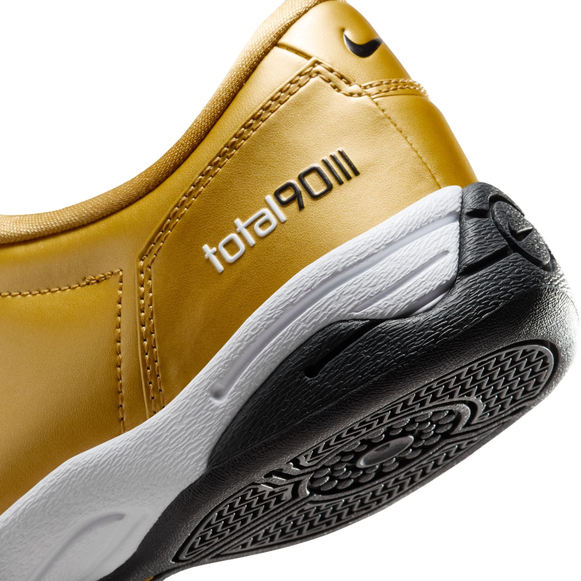 NIKE T90 סניקרס