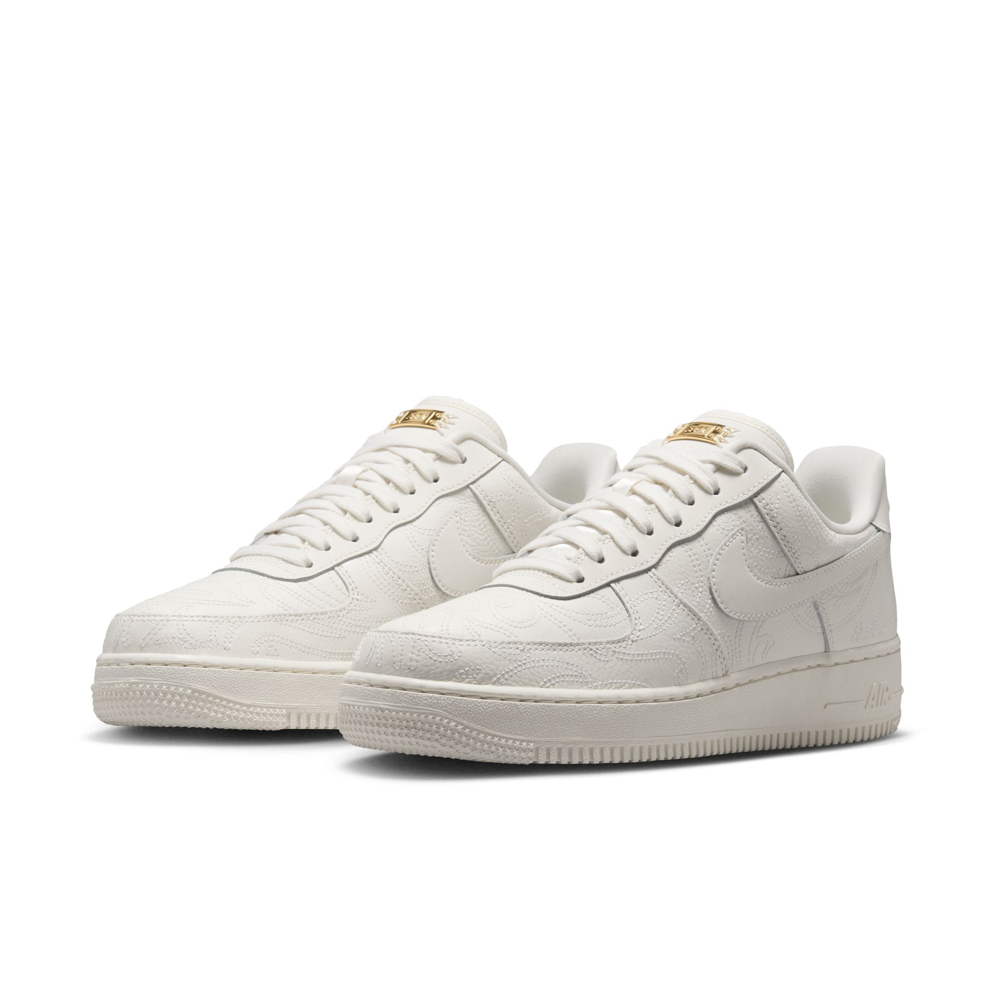 AIR FORCE 1 07 סניקרס